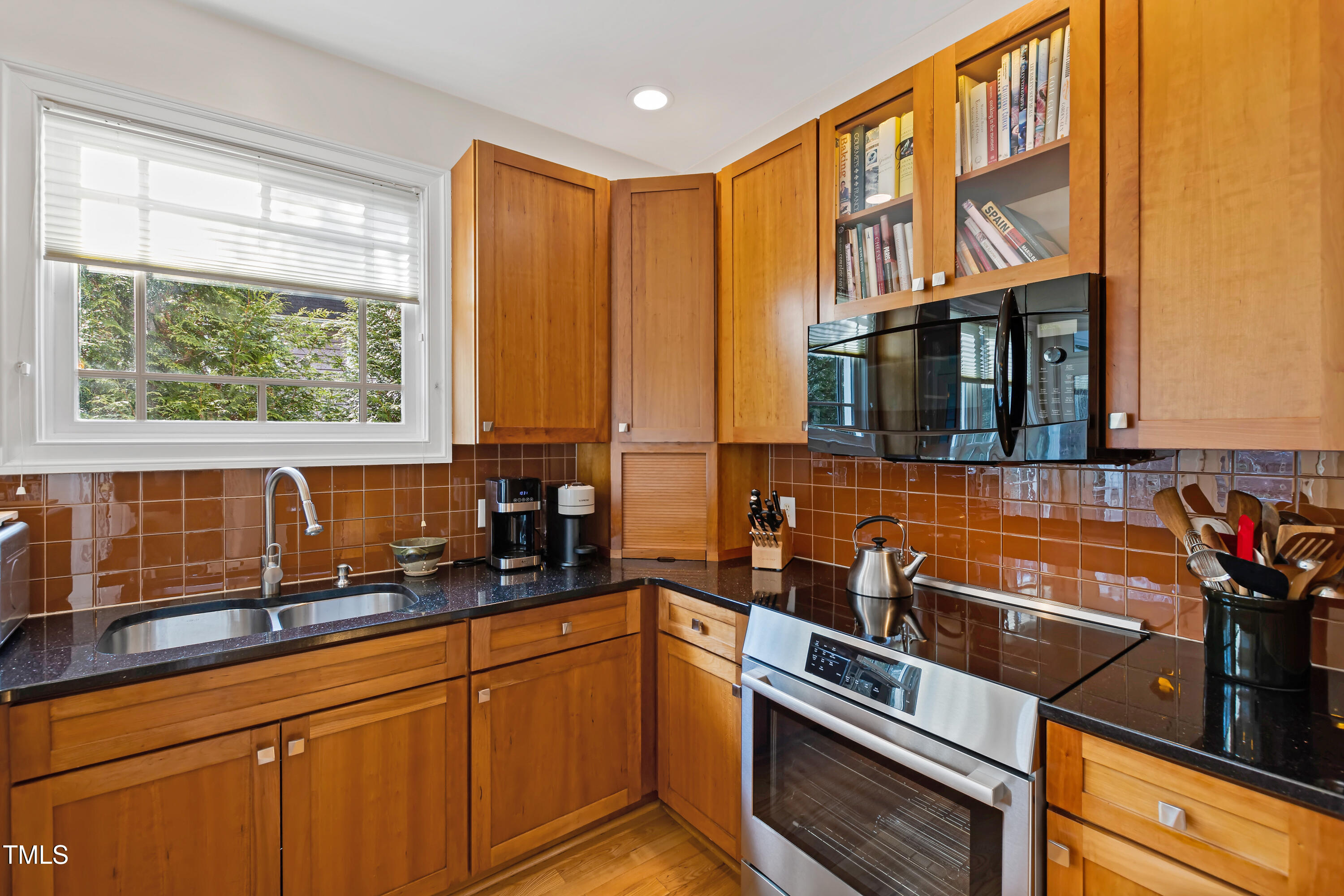 416 Hillsborough Street