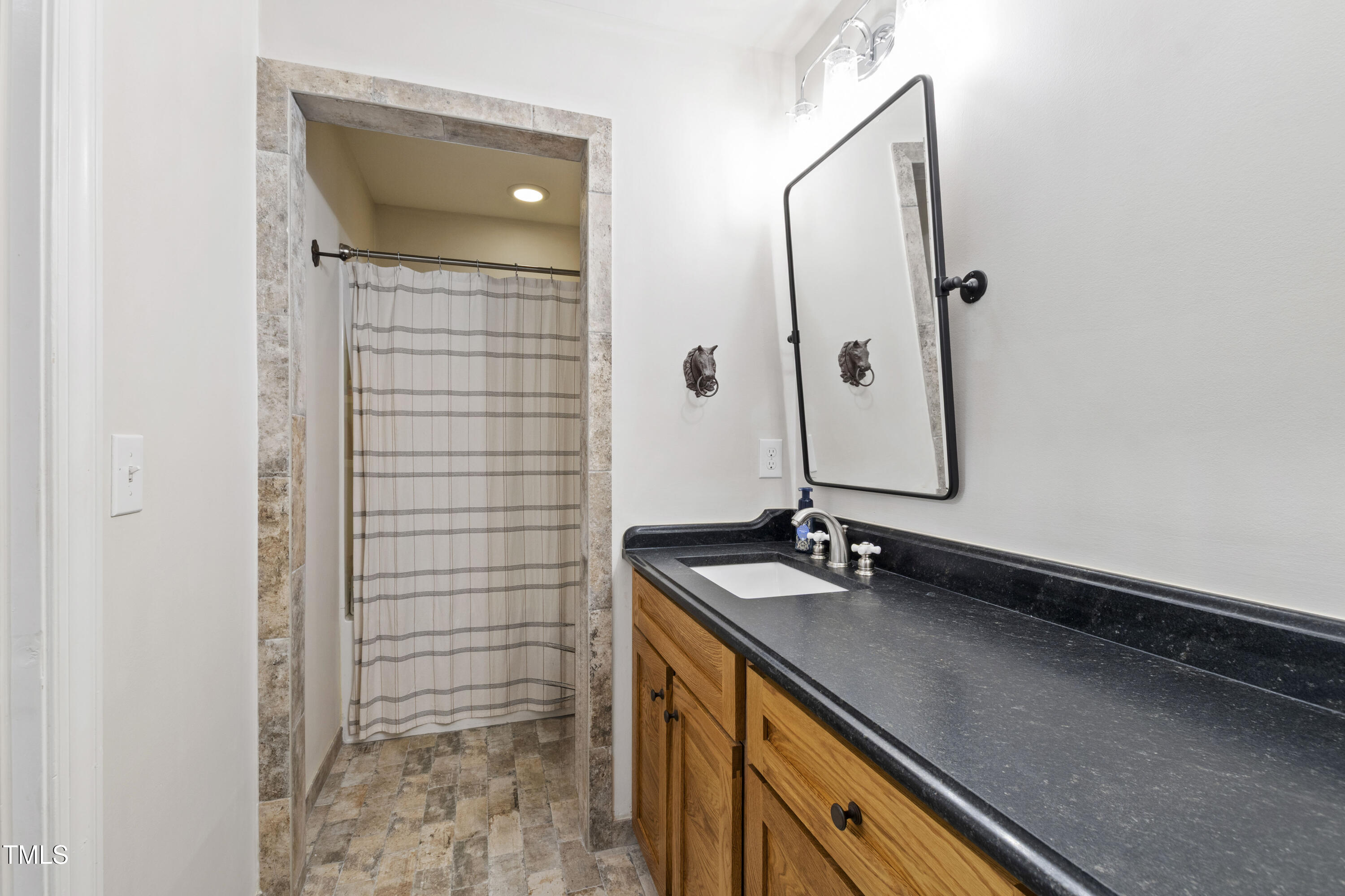 156 Stoney Creek Way