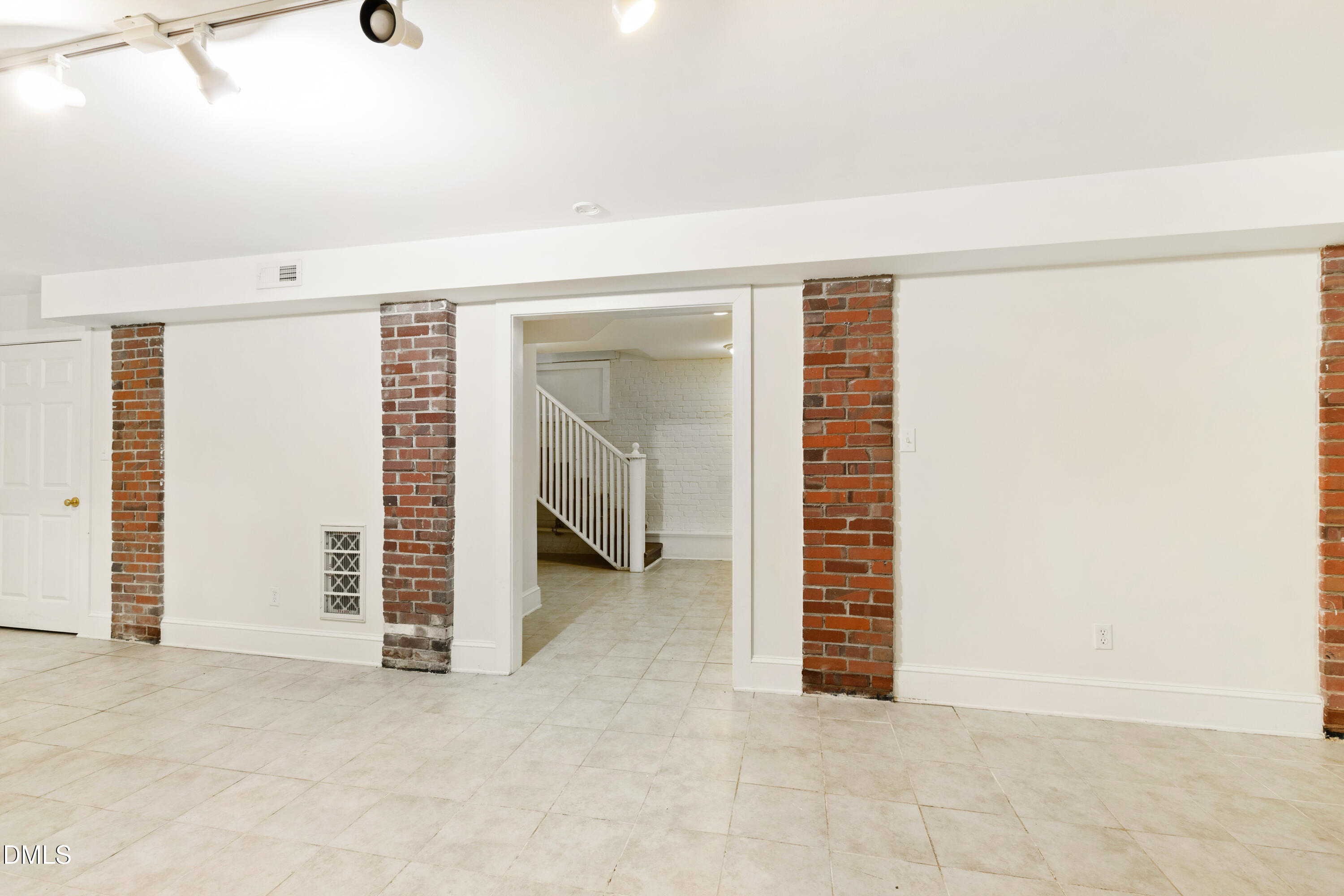 106 S Christopher Road