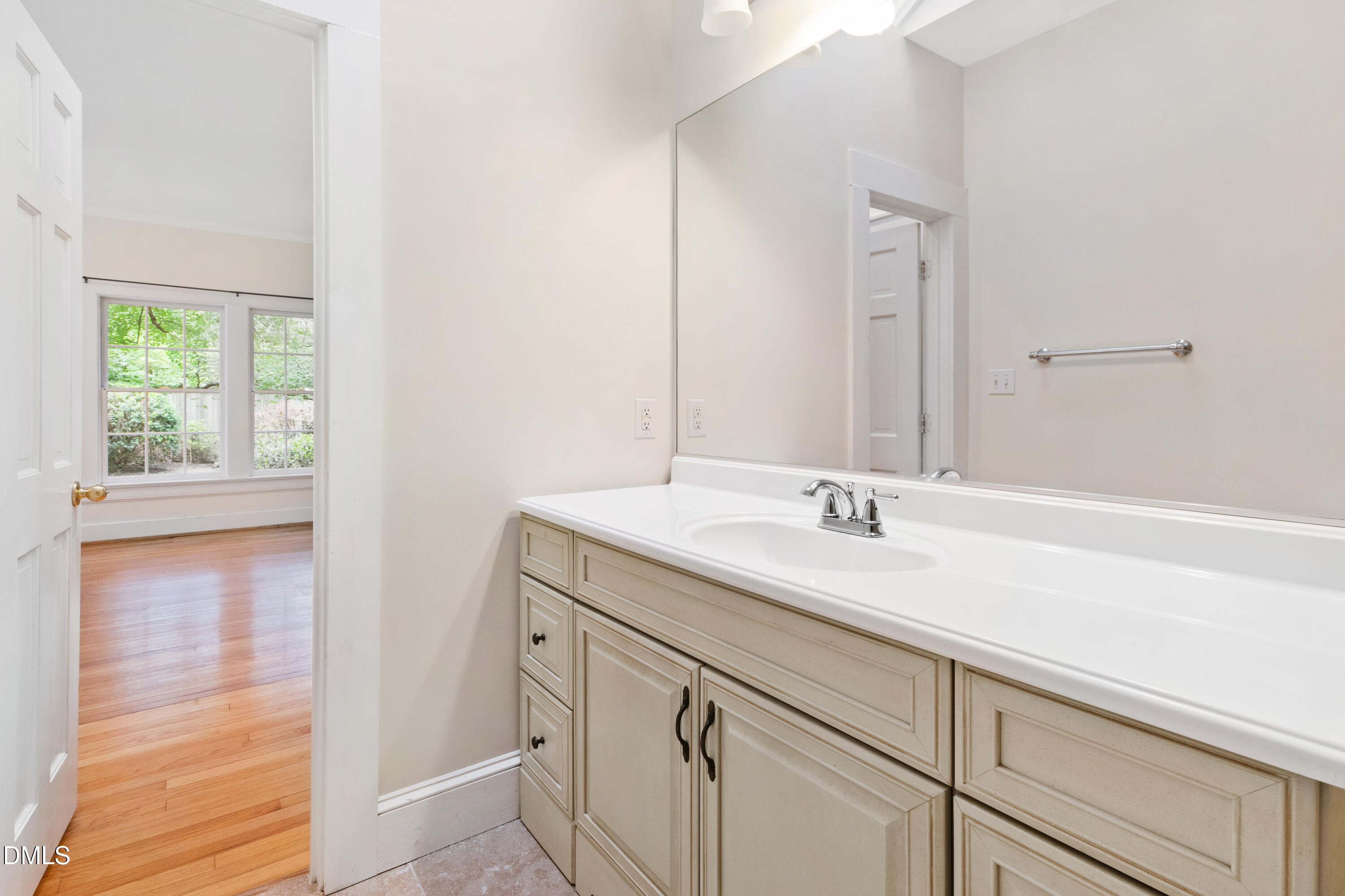 106 S Christopher Road