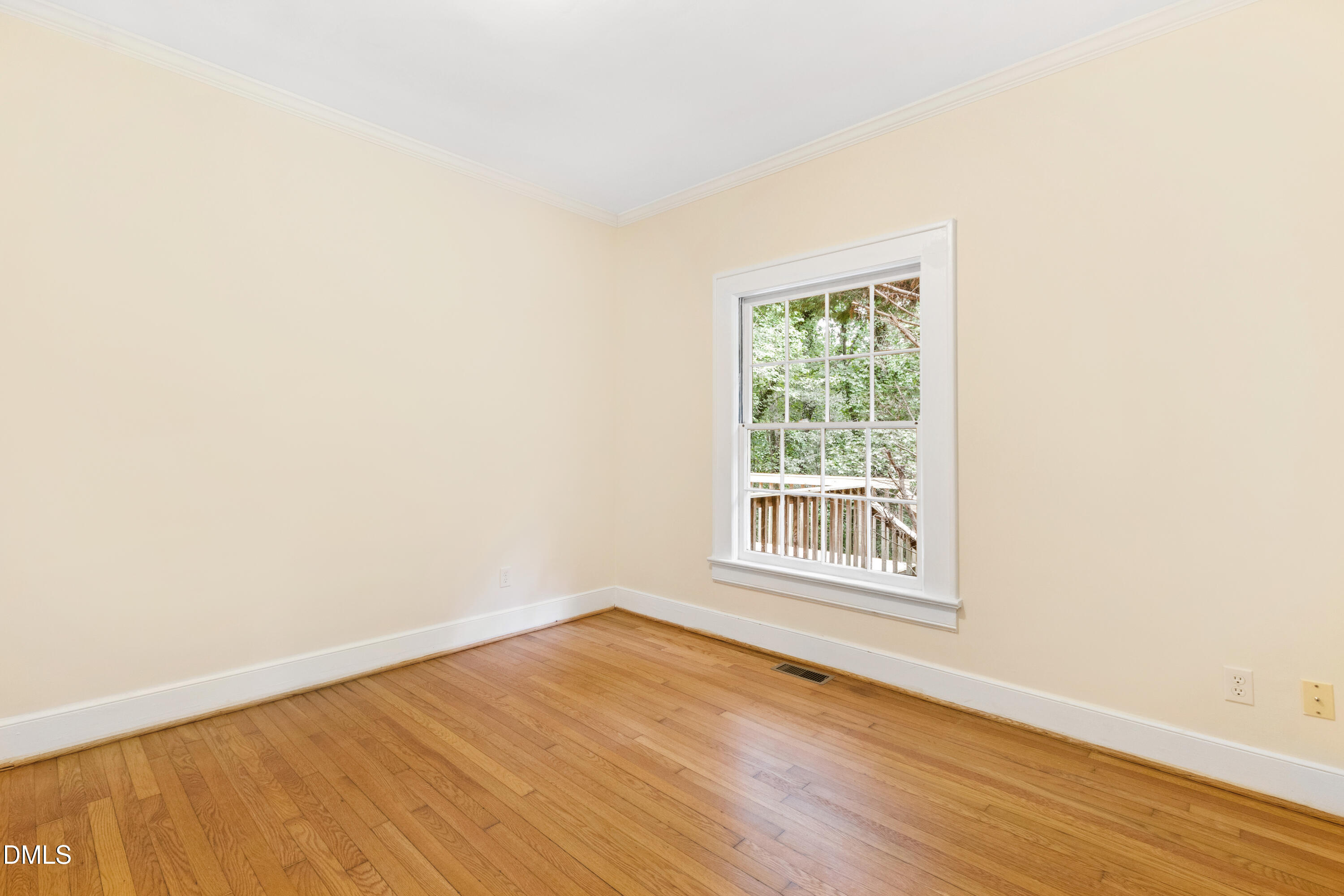 106 S Christopher Road