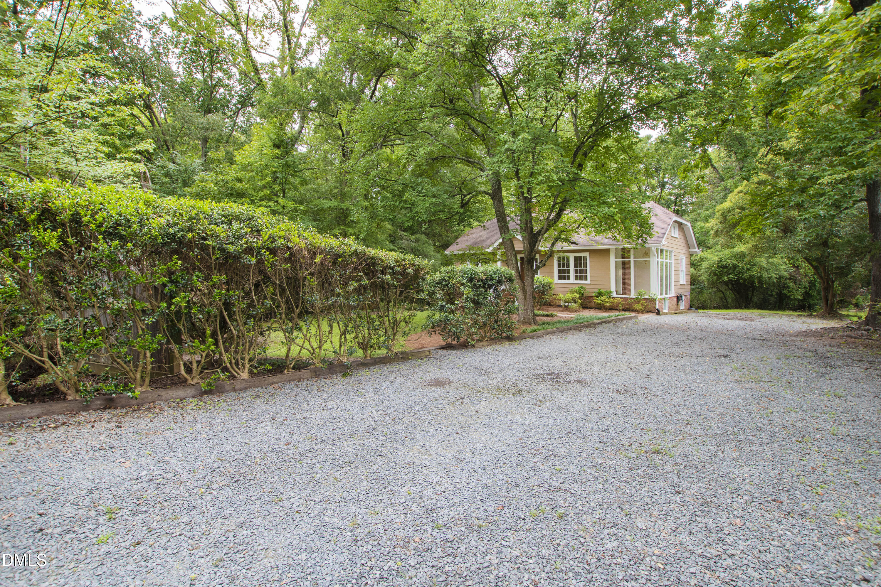 106 S Christopher Road