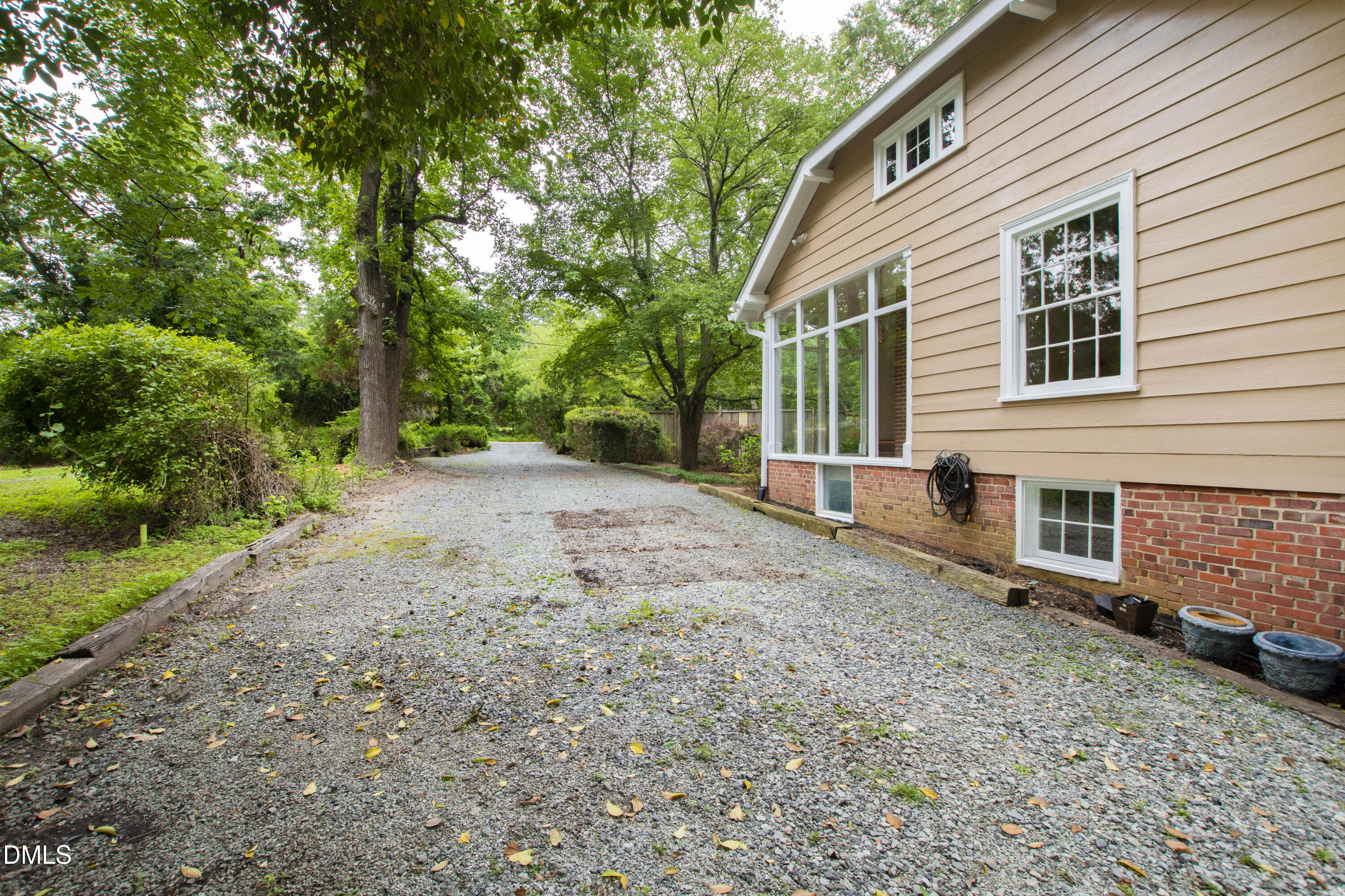 106 S Christopher Road