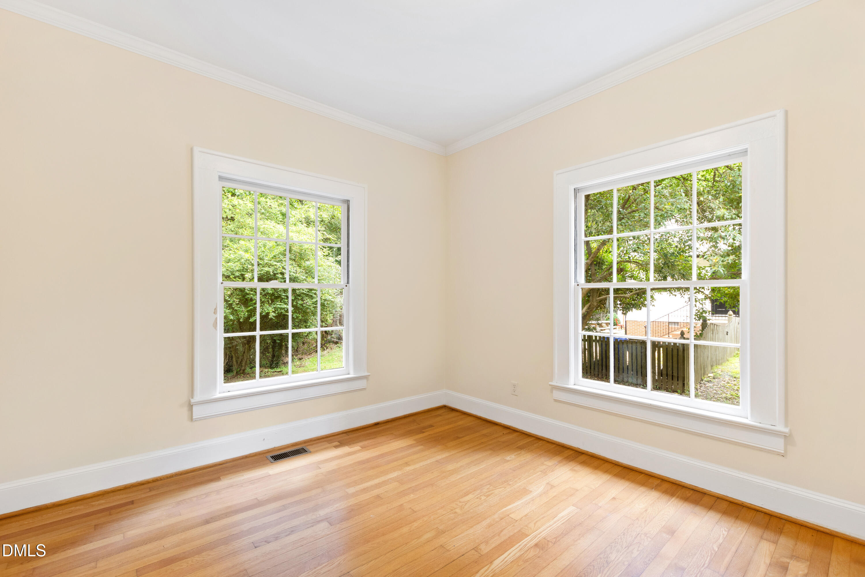 106 S Christopher Road