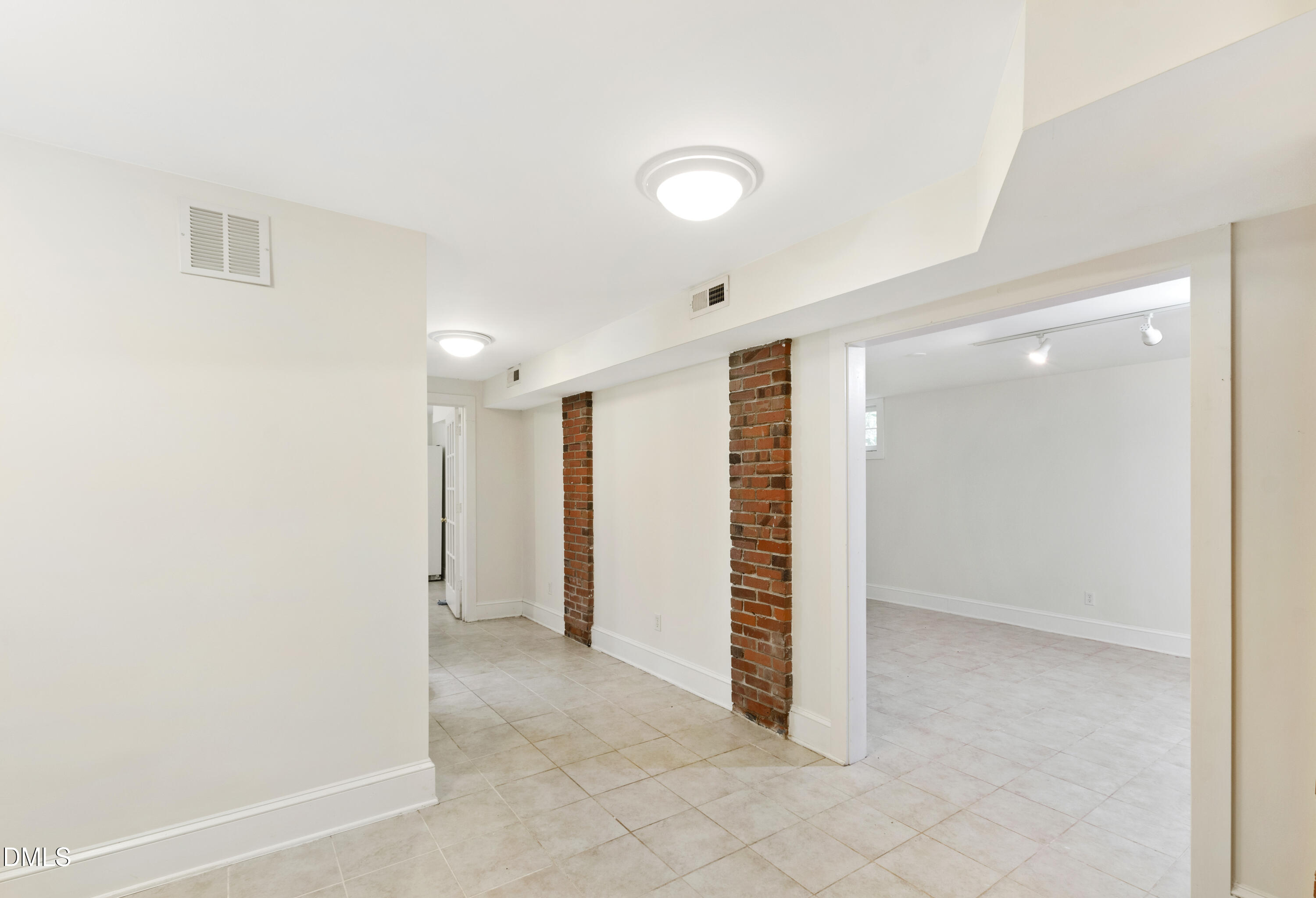 106 S Christopher Road