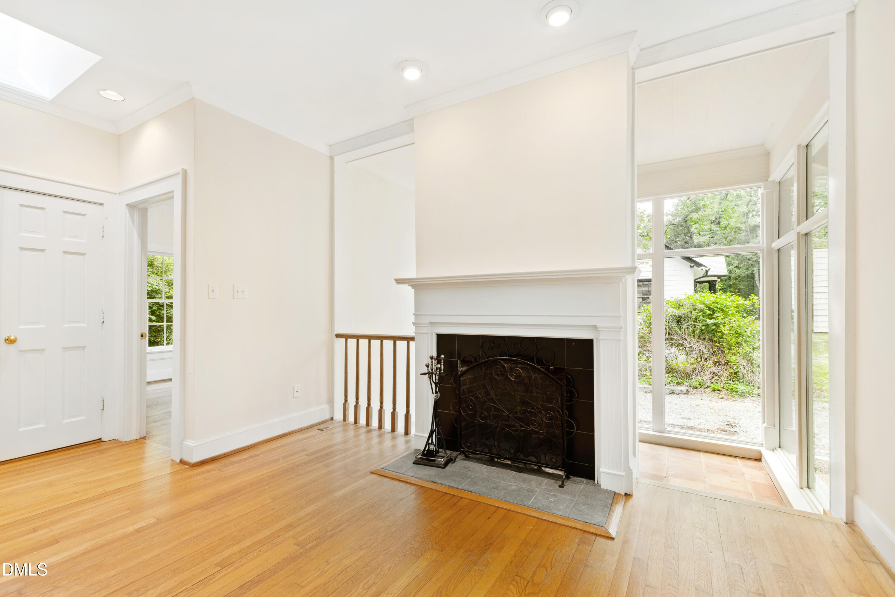 106 S Christopher Road