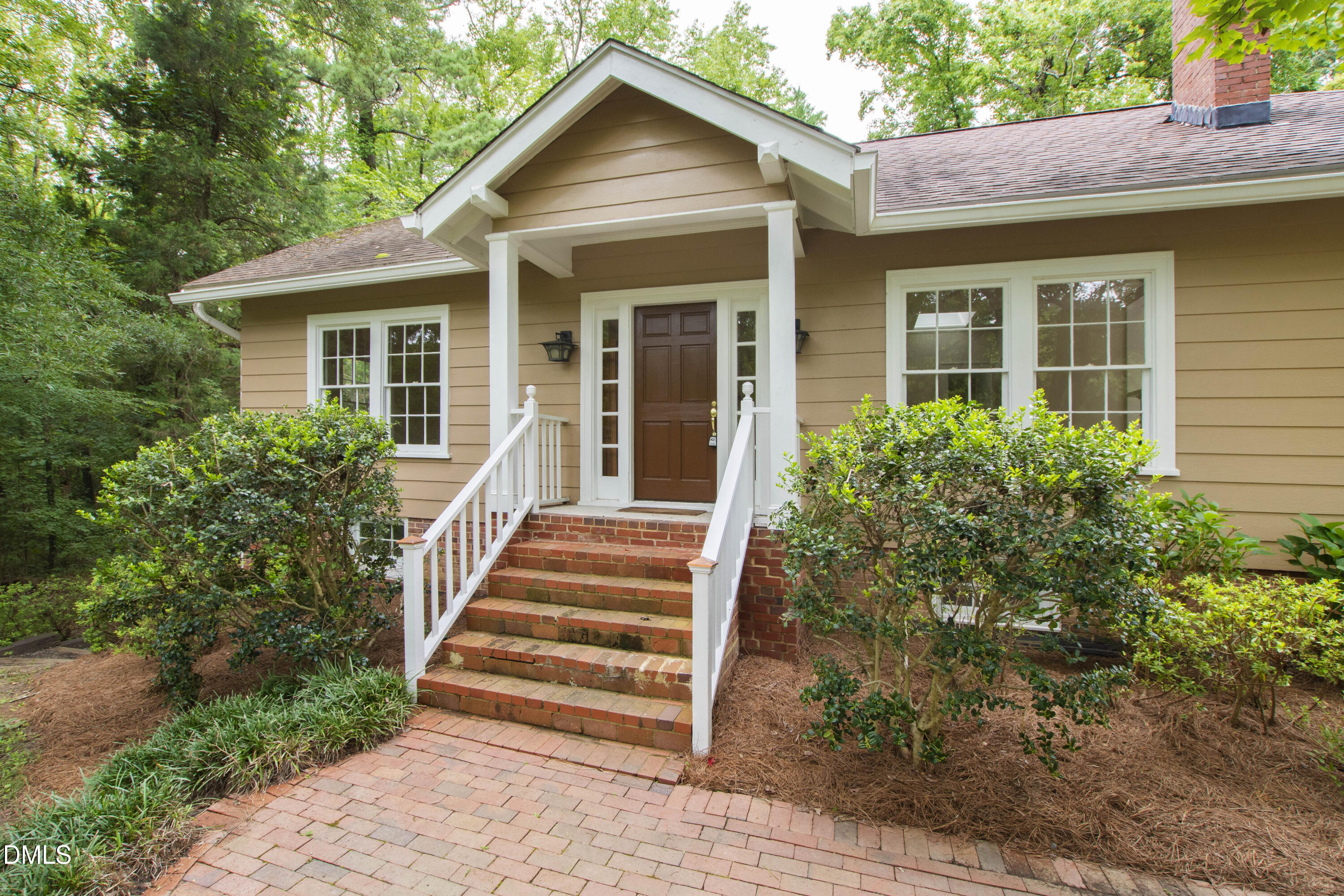 106 S Christopher Road