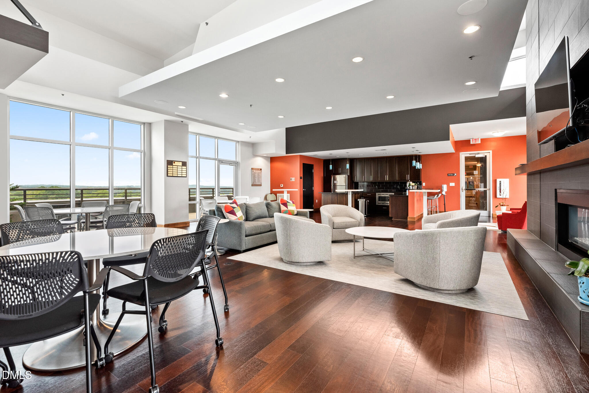 140 W Franklin Street Unit 307