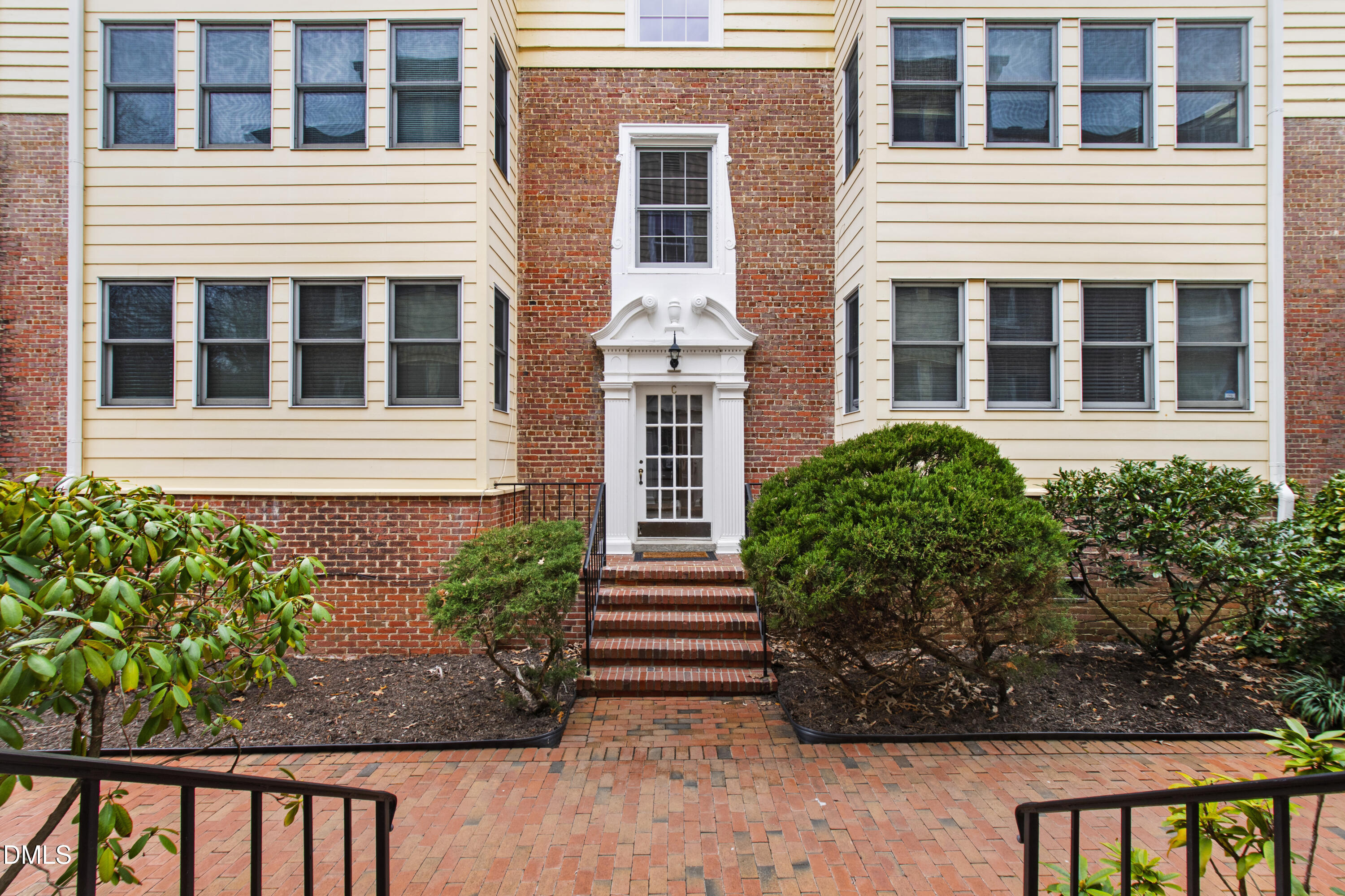 235 Mccauley Street Unit 3c