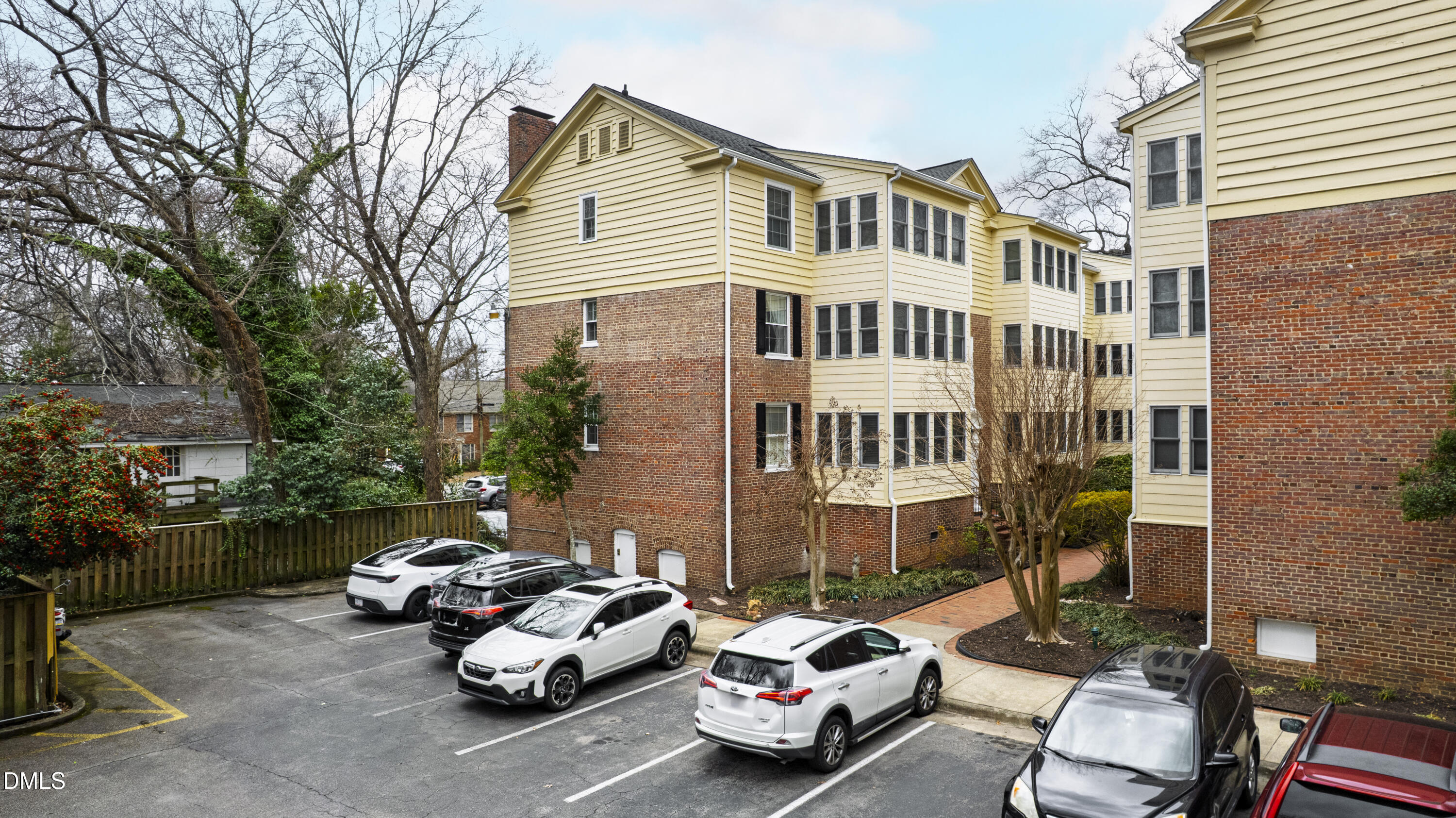 235 Mccauley Street Unit 3c