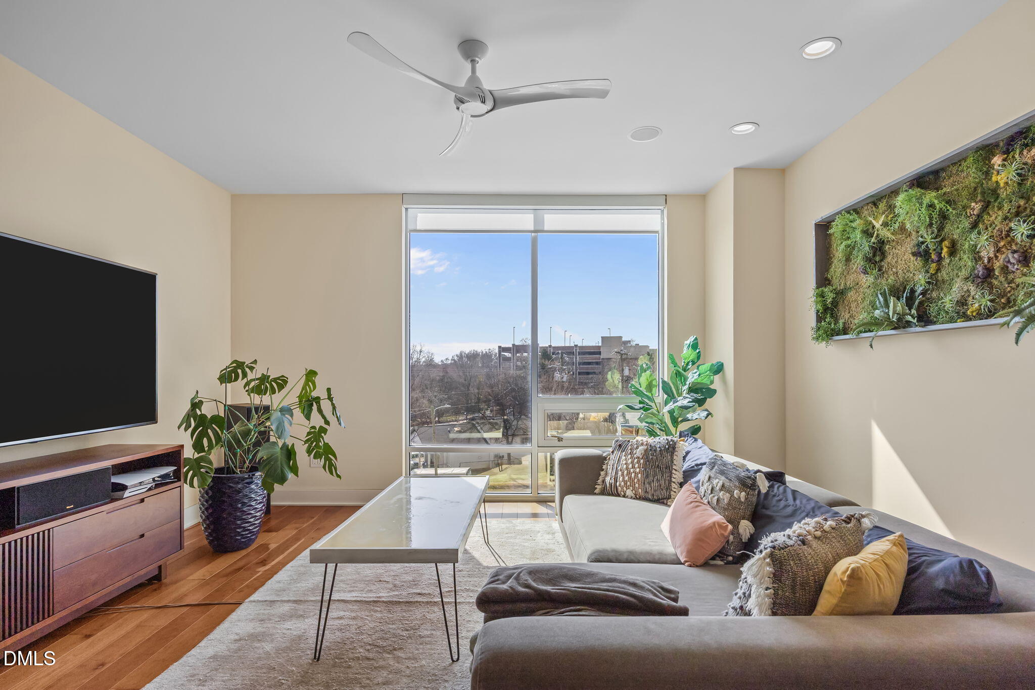 601 W Rosemary Street Unit 319