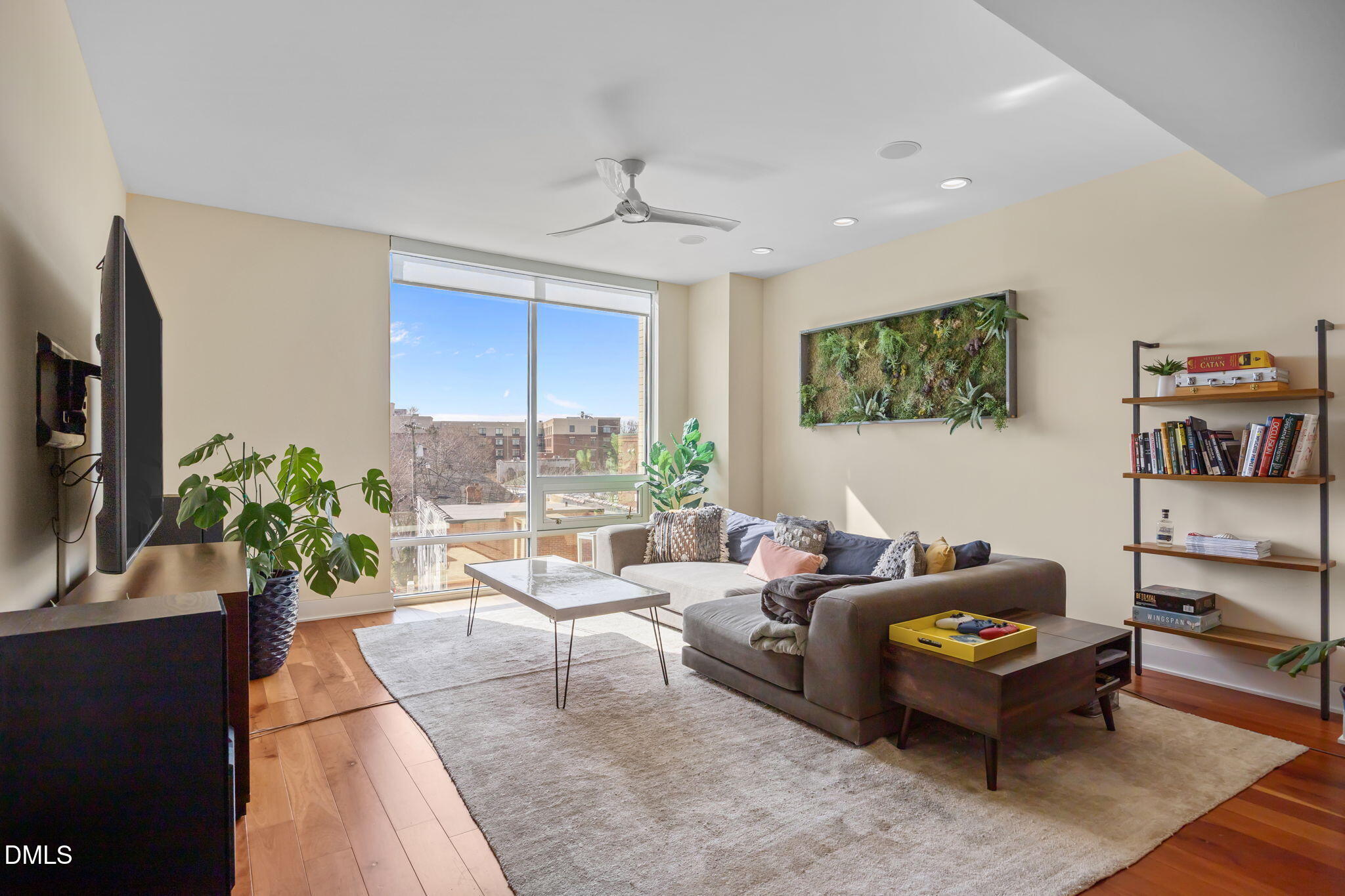 601 W Rosemary Street Unit 319