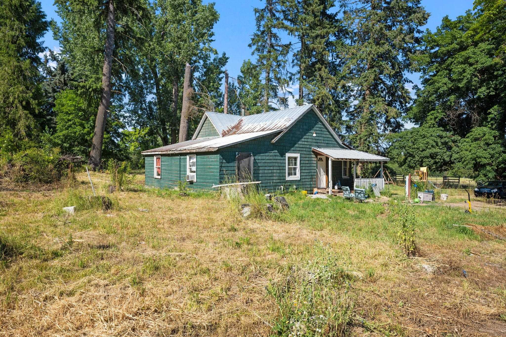 Photo 2 of 1310 E Eloika Rd