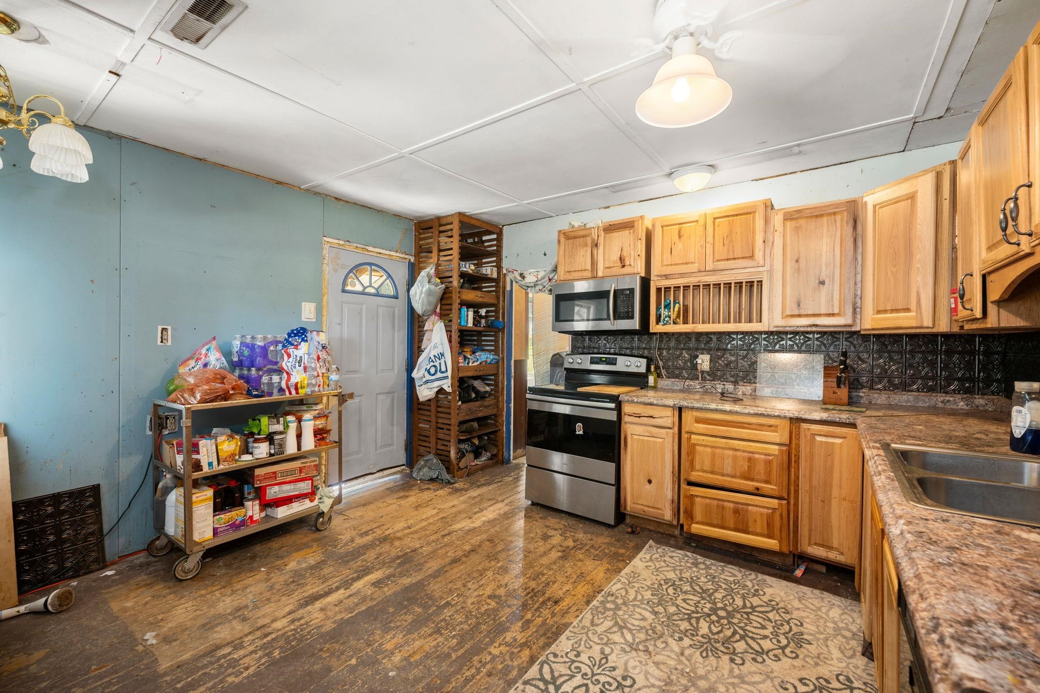 Photo 5 of 1310 E Eloika Rd