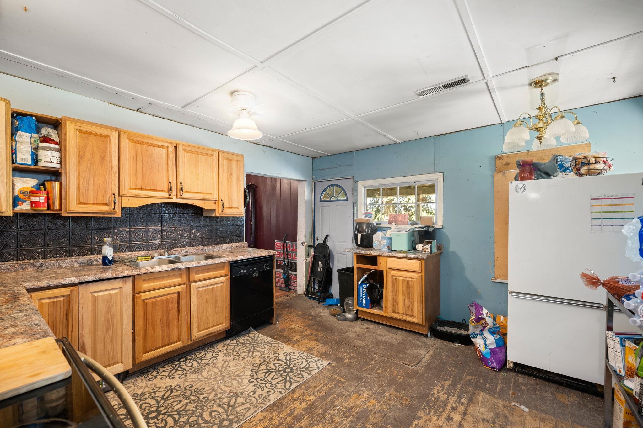 Photo 3 of 1310 E Eloika Rd