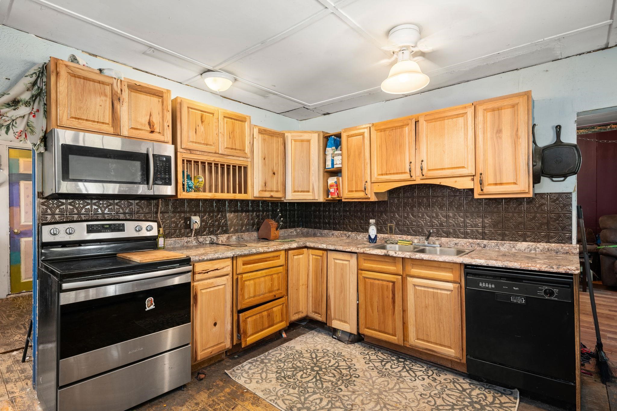 Photo 4 of 1310 E Eloika Rd