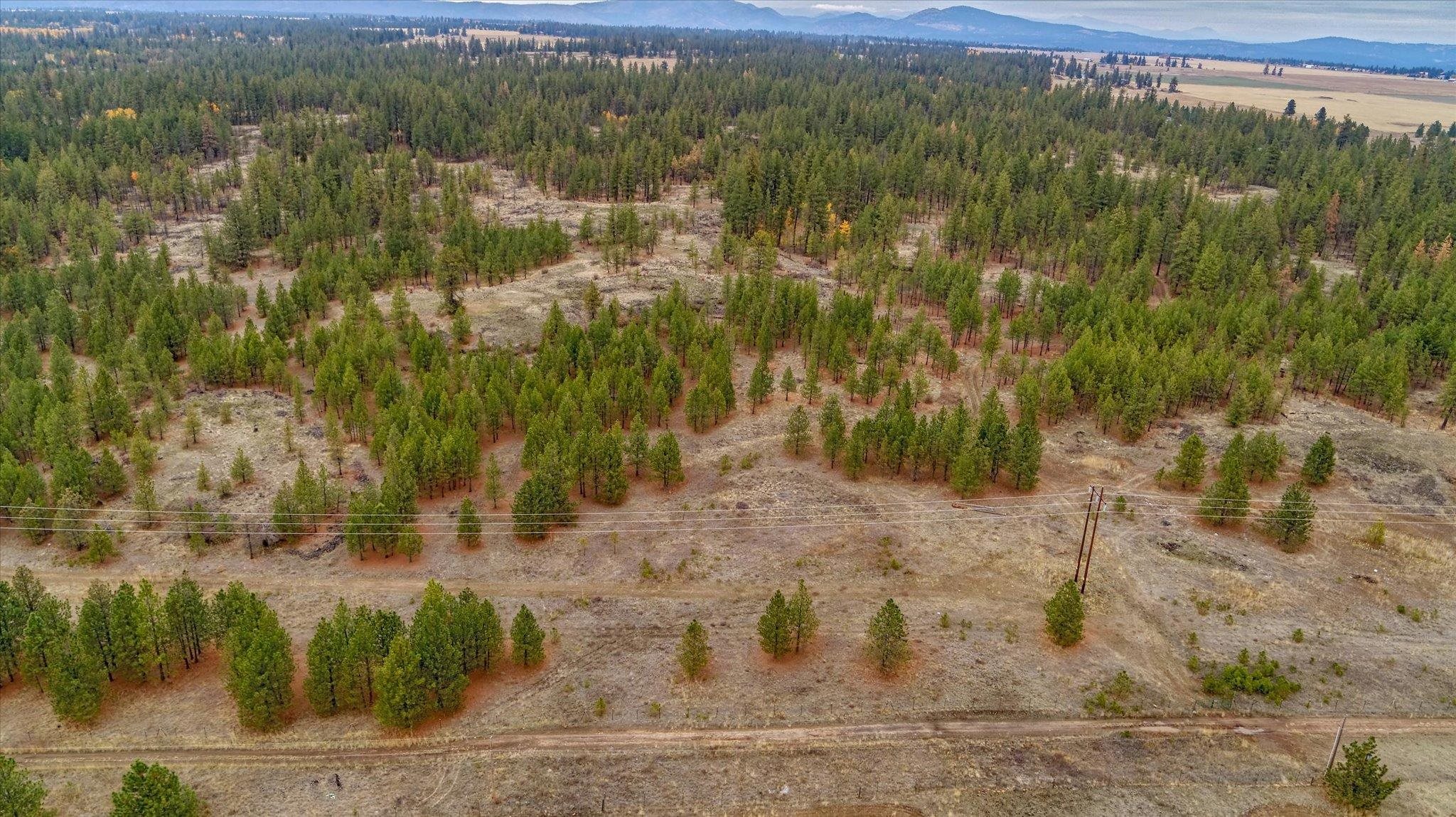 Photo 4 of 18818 W Burnett Rd