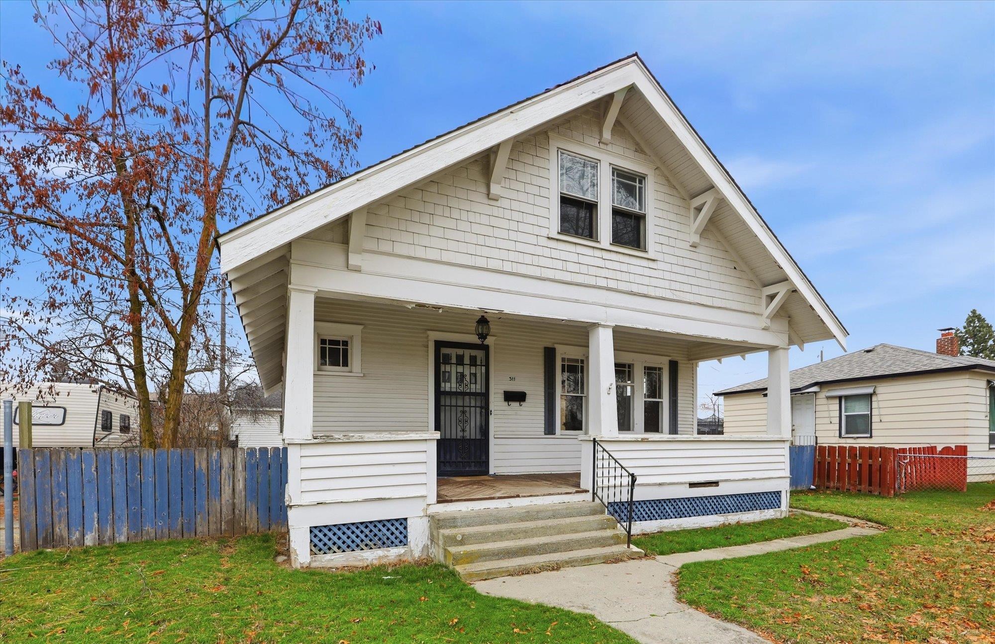Photo 2 of 311 E Crown Ave