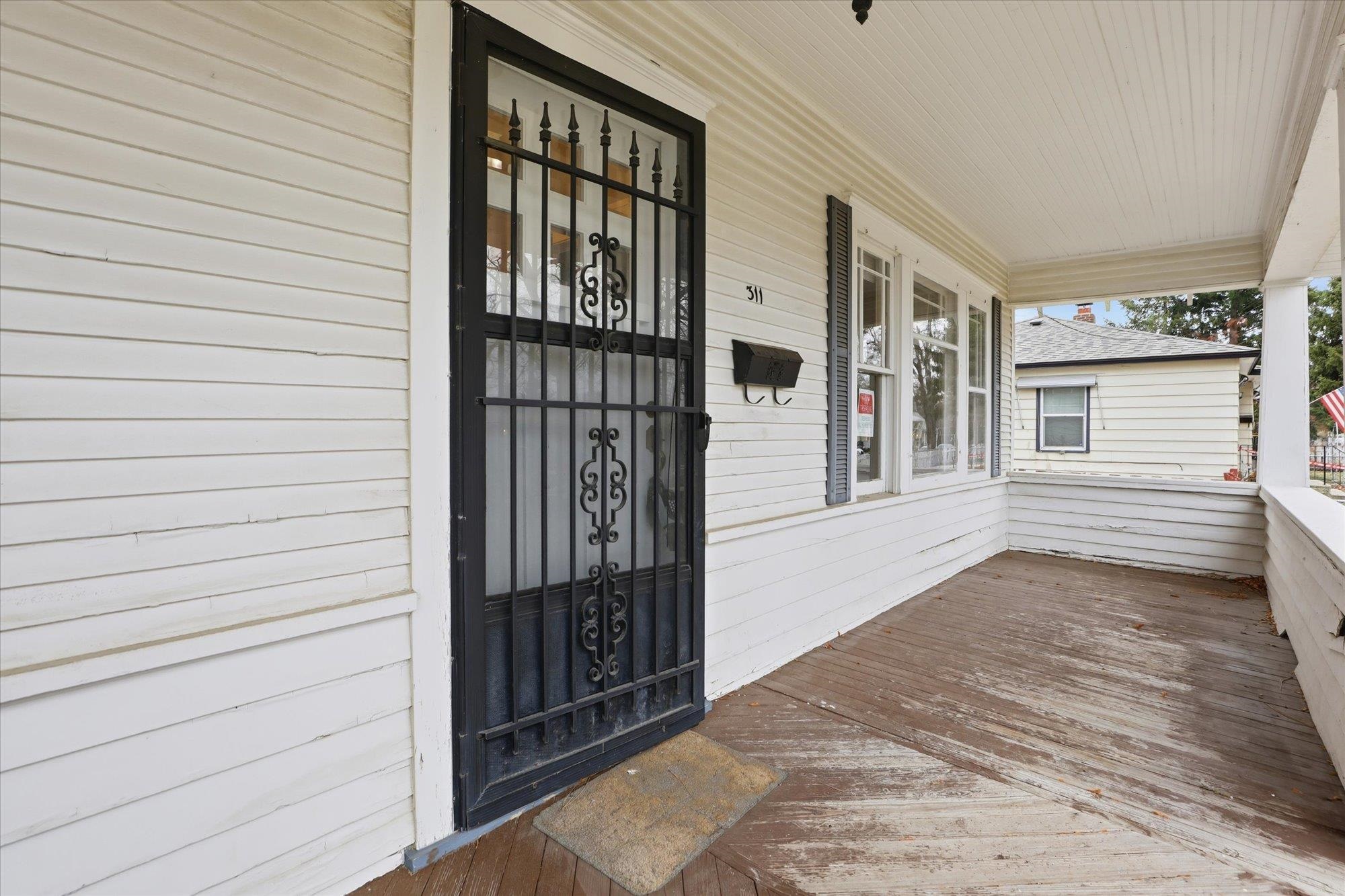 Photo 4 of 311 E Crown Ave