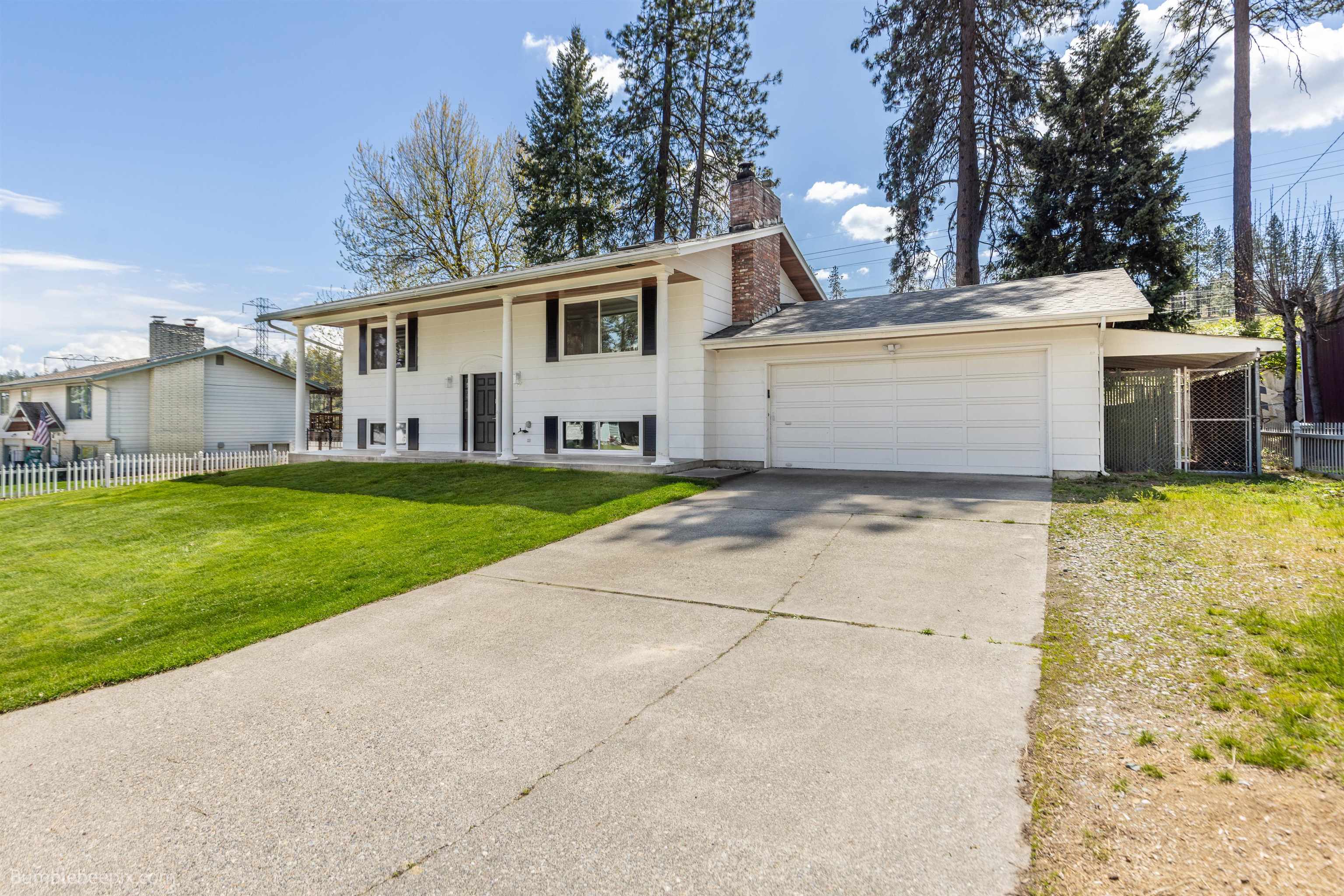 817 W Falcon Ave