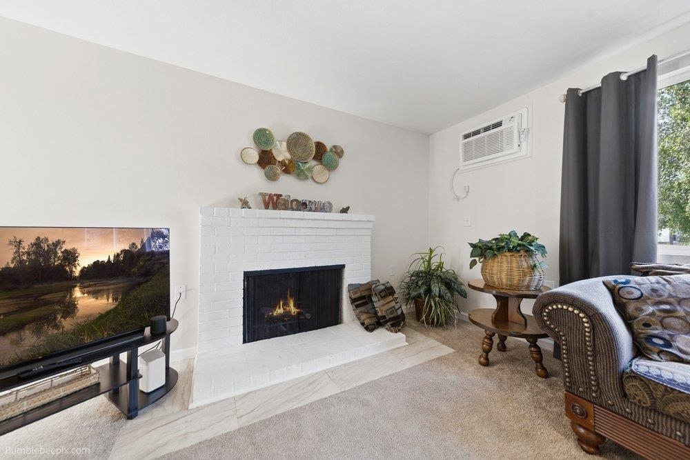 202 E Weil Ave