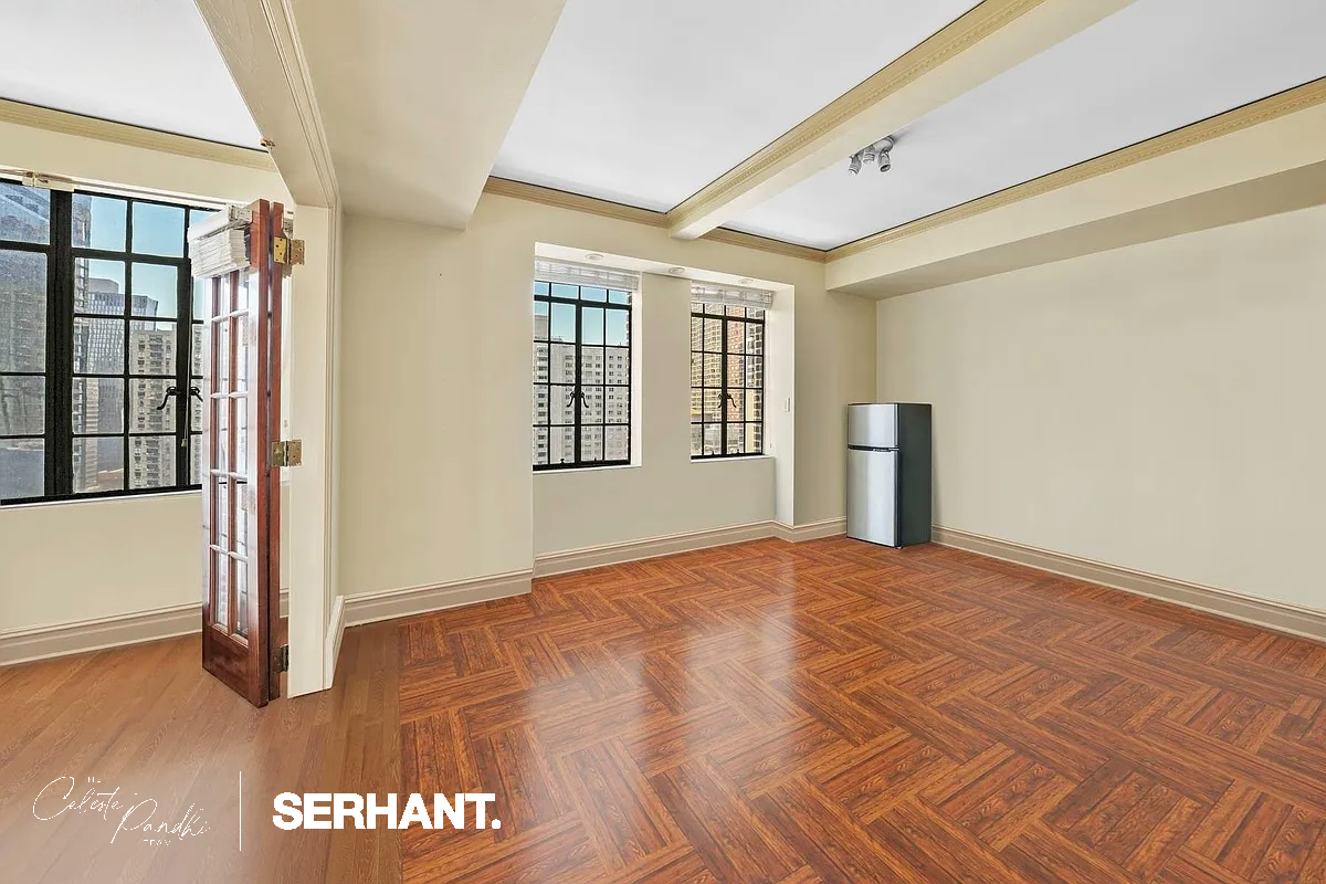 320 E 42ND Street 2318