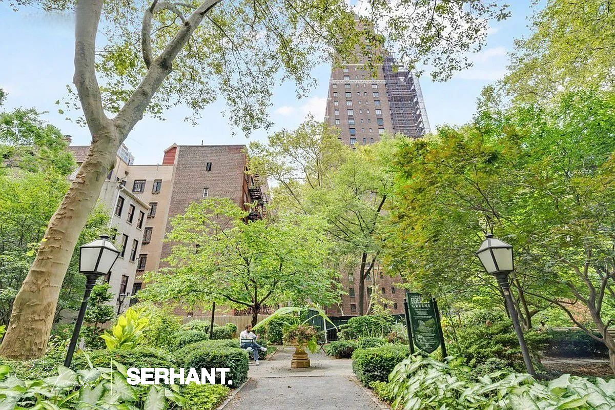 320 E 42ND Street 2318