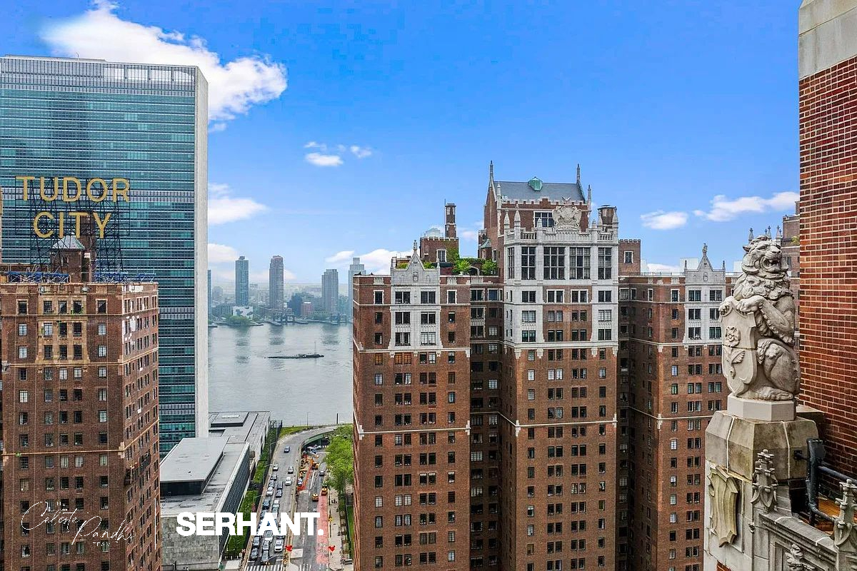 320 E 42ND Street 2318