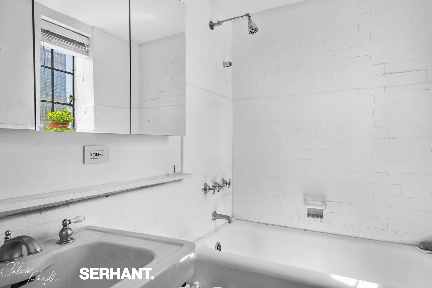 320 E 42ND Street 2318