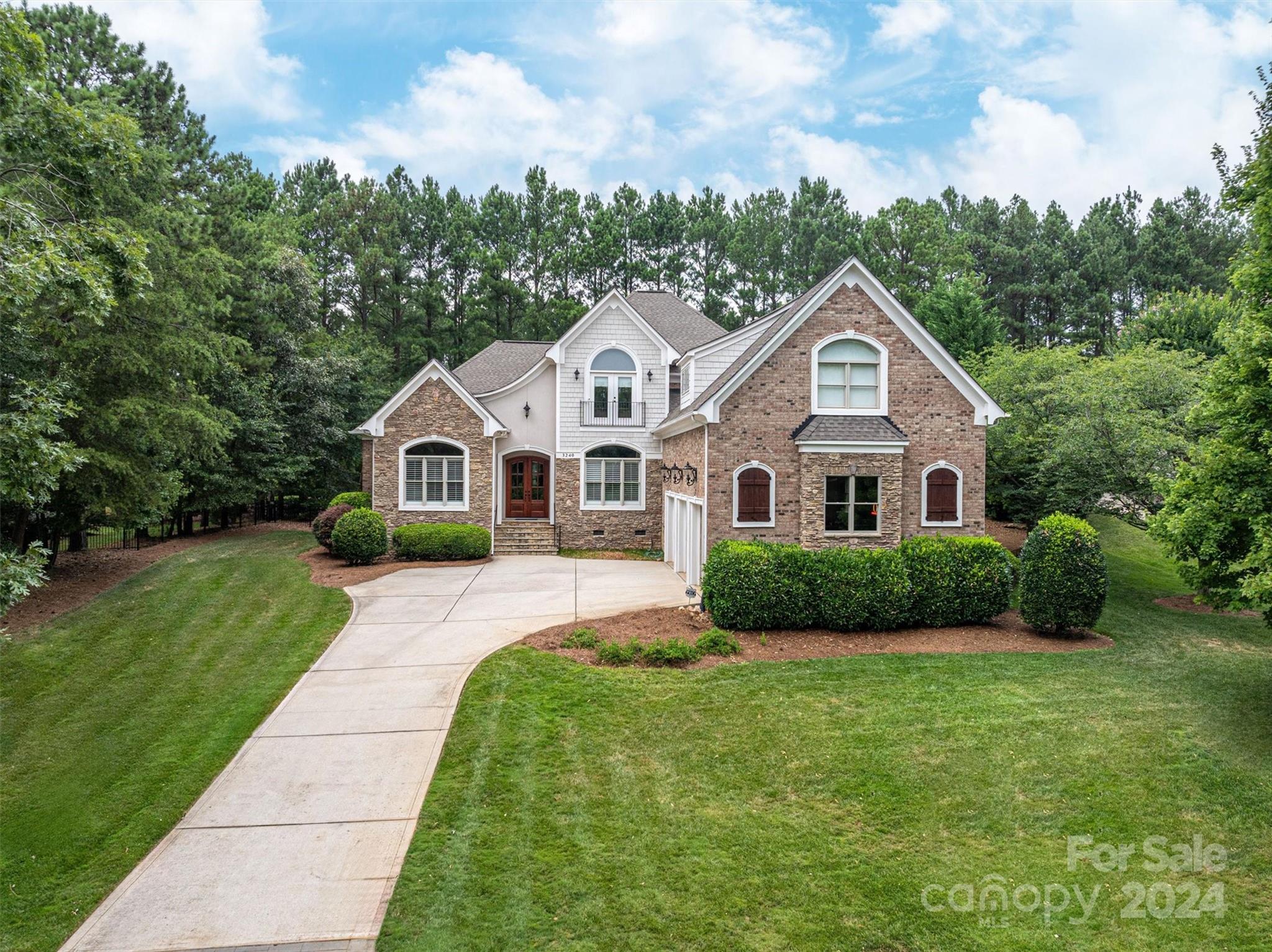 3240 Lake Pointe Drive