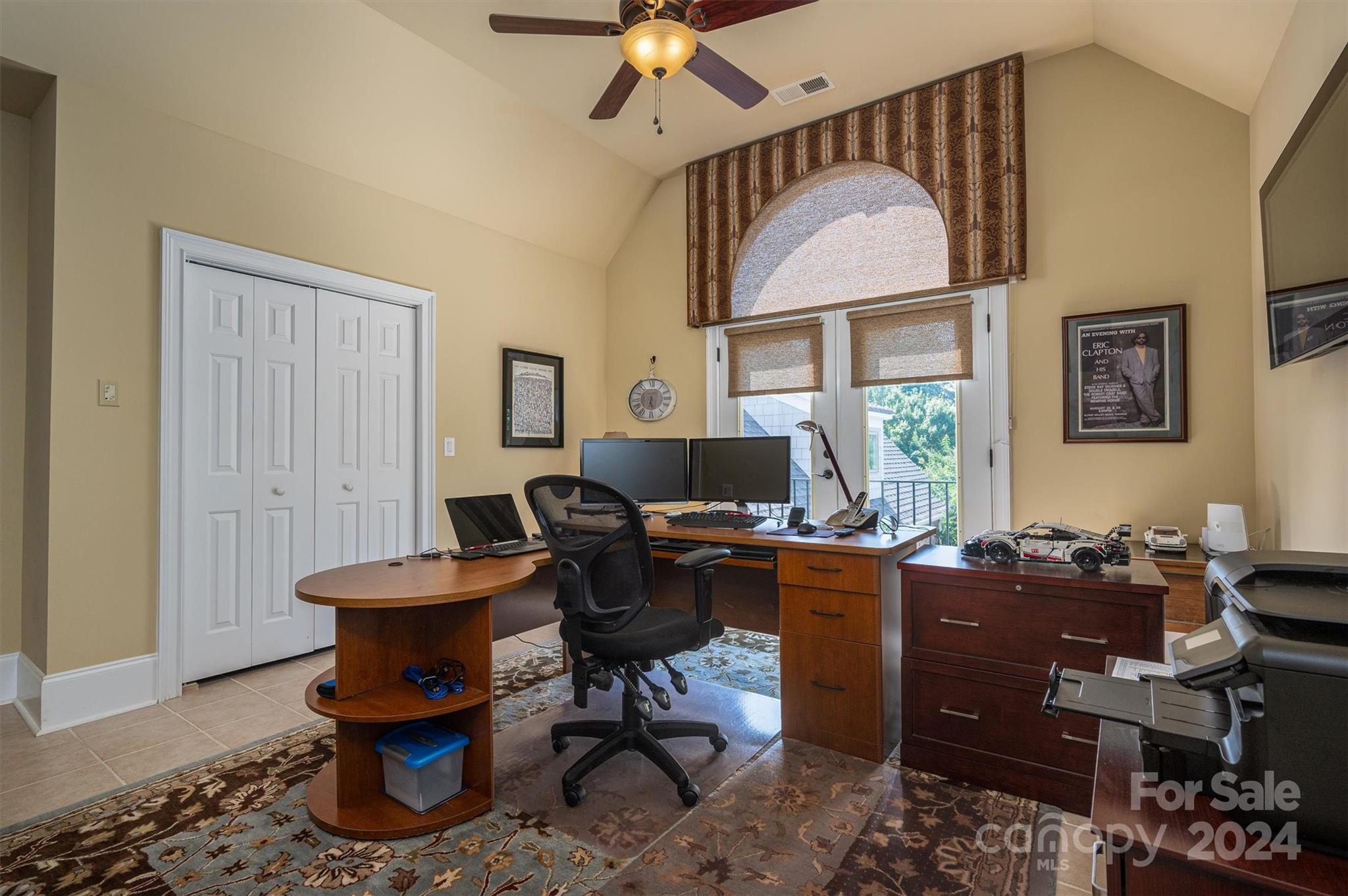 3240 Lake Pointe Drive