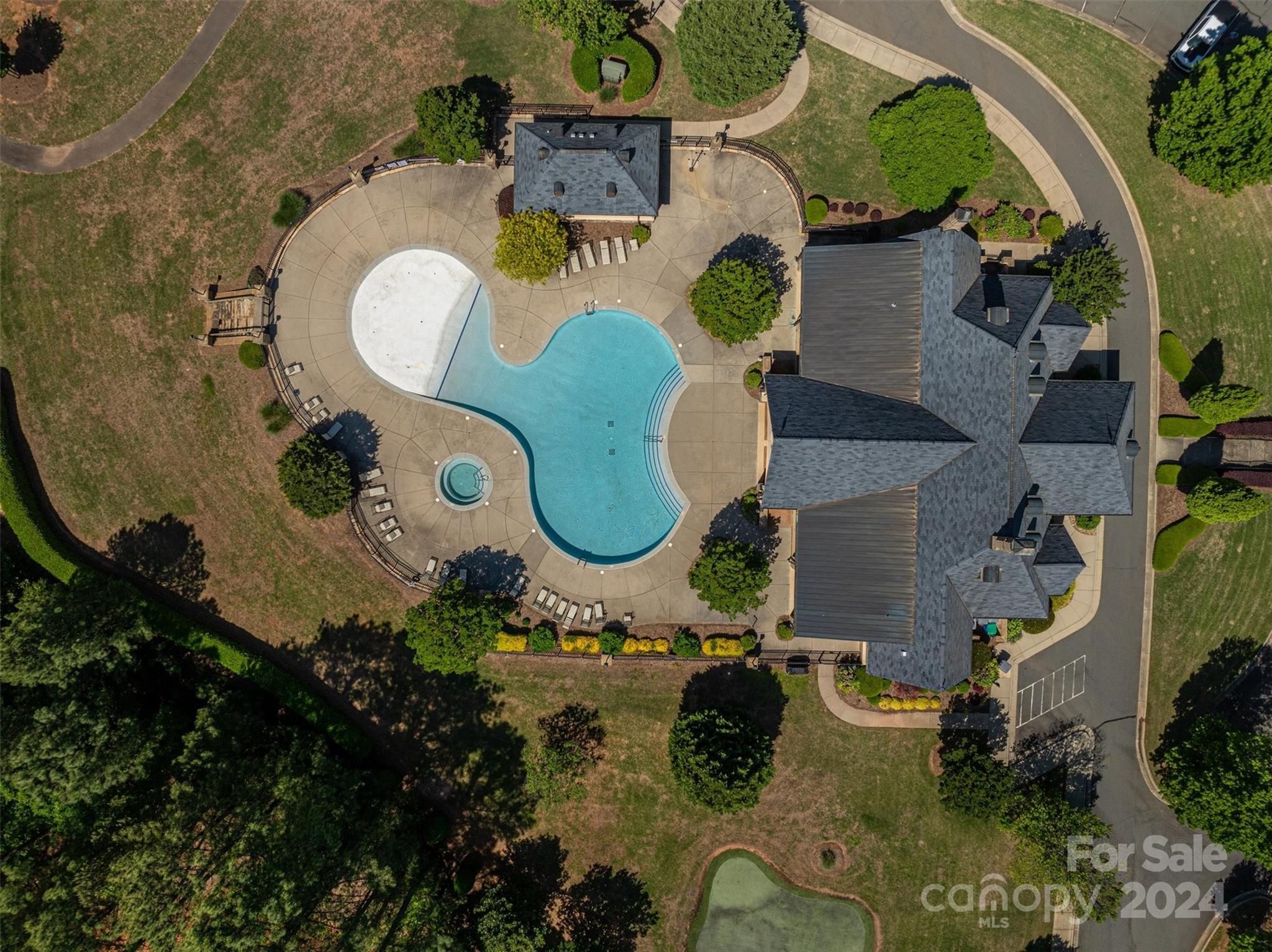 3240 Lake Pointe Drive