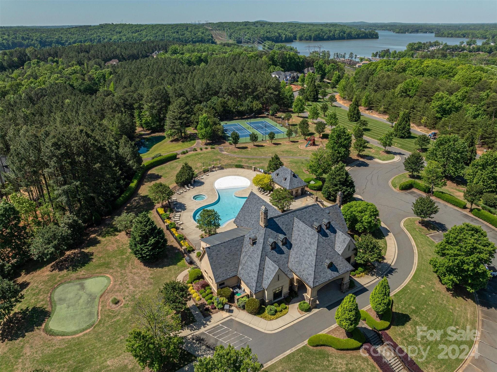 3240 Lake Pointe Drive