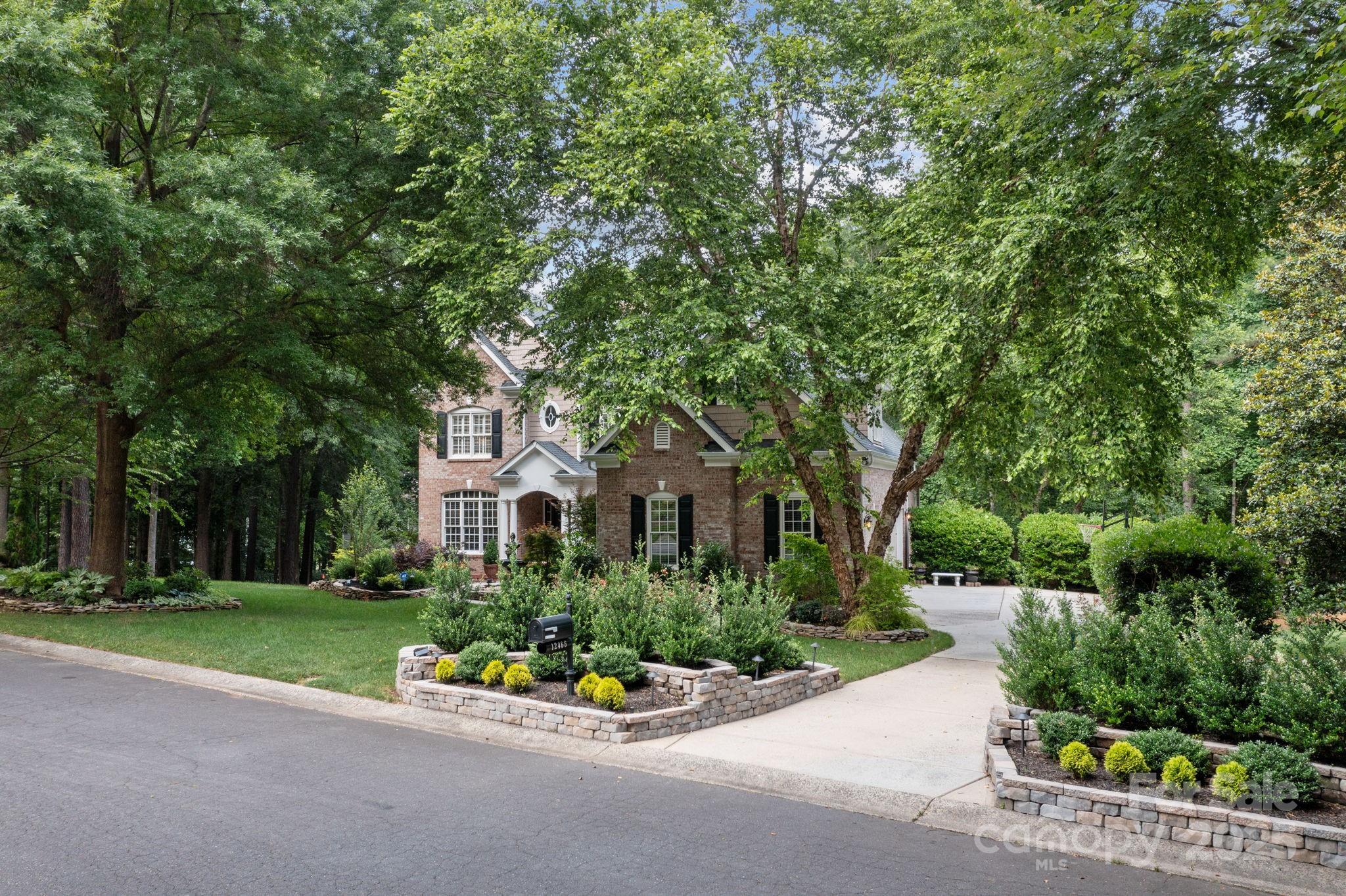 12466 Preservation Pointe Drive