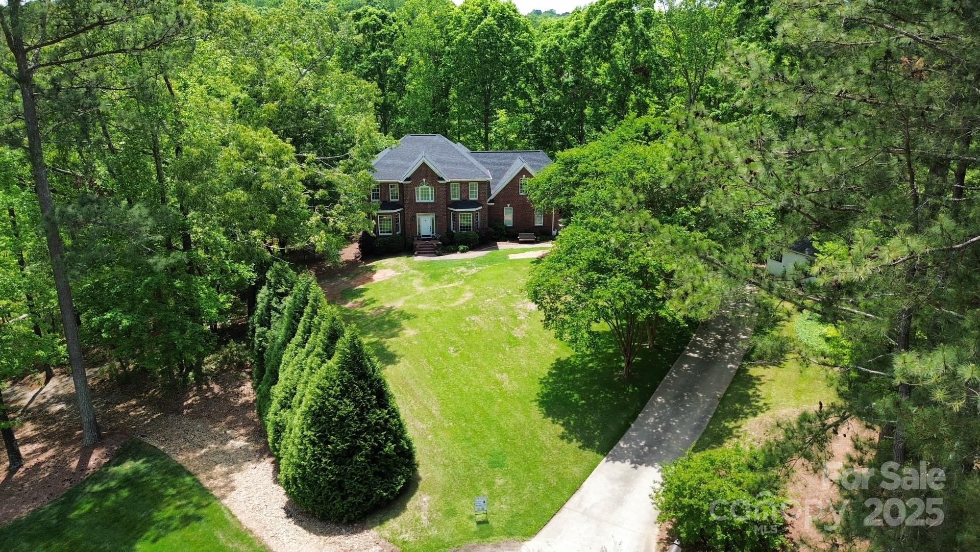 136 Dogwood Lane