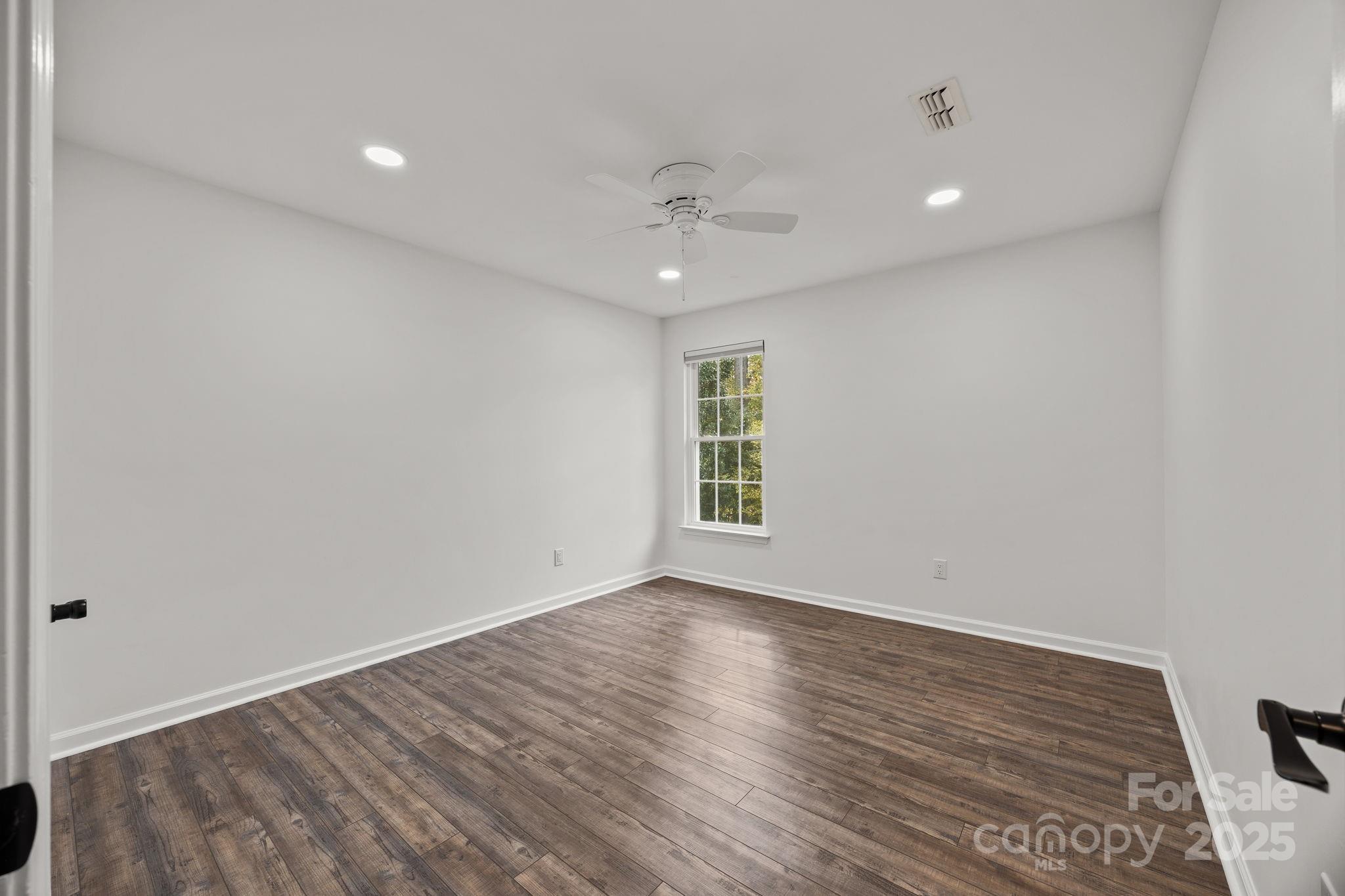 102 Lake Davidson Circle