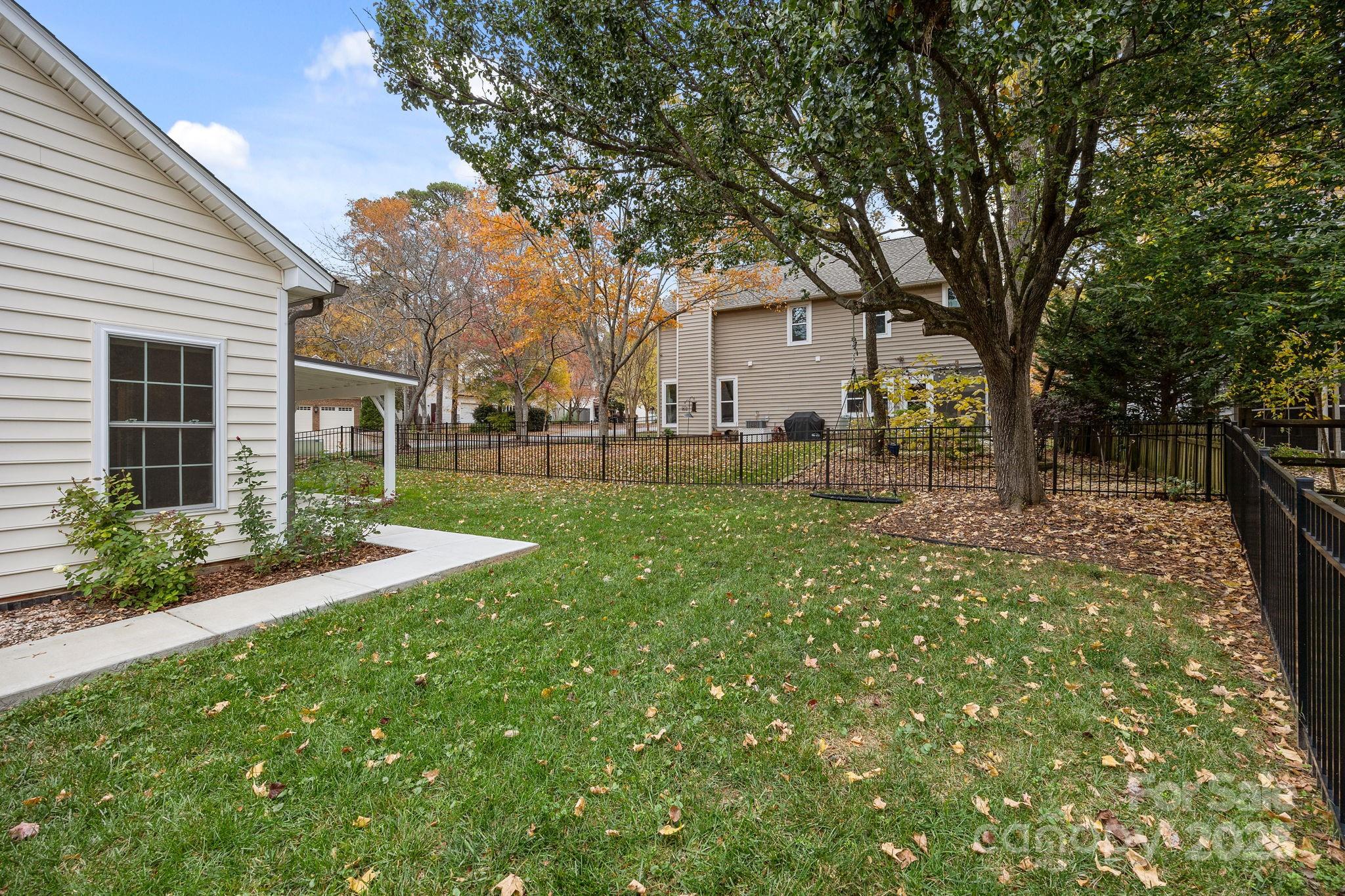 102 Lake Davidson Circle