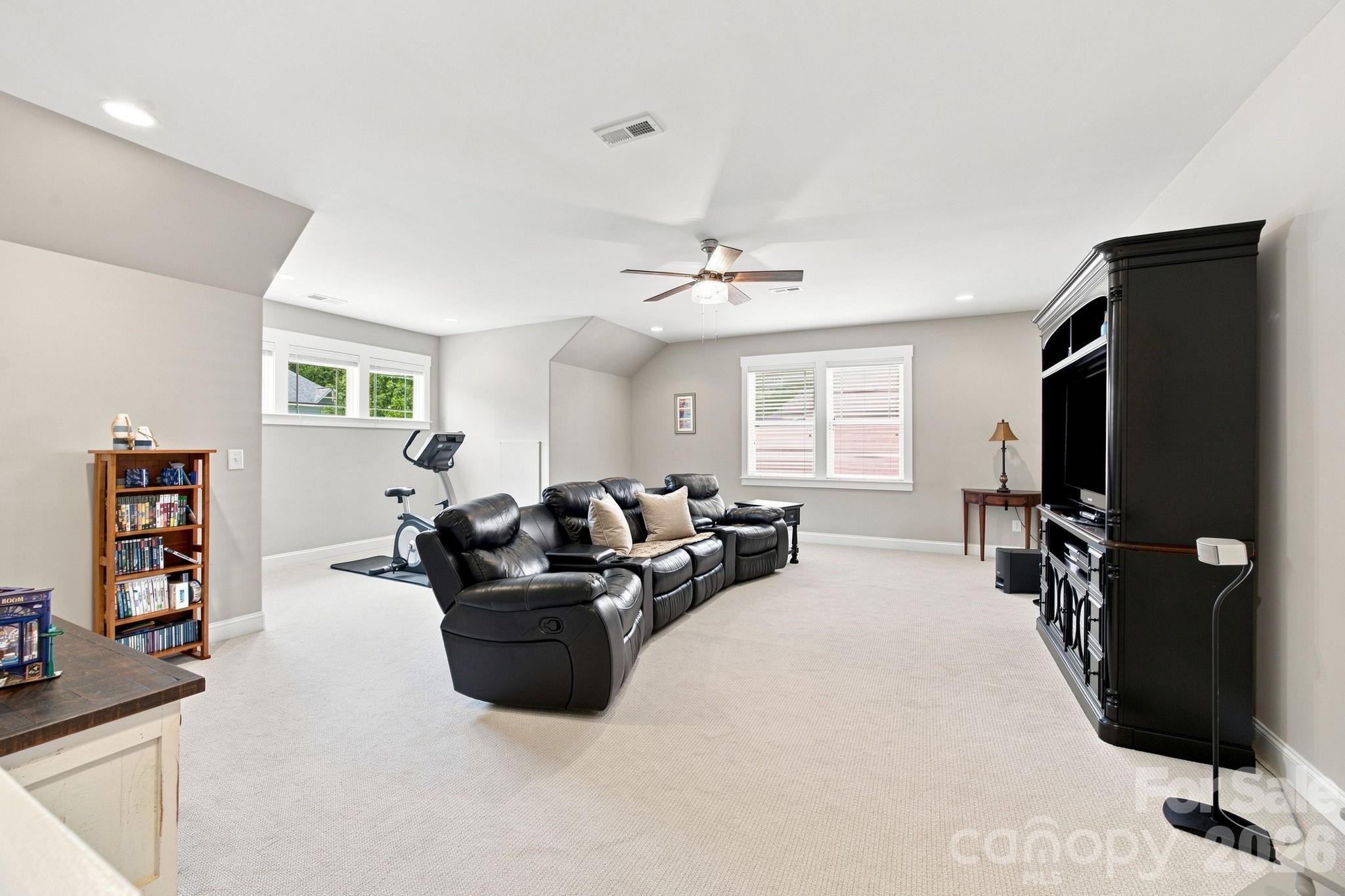 11811 Bradford Park Drive