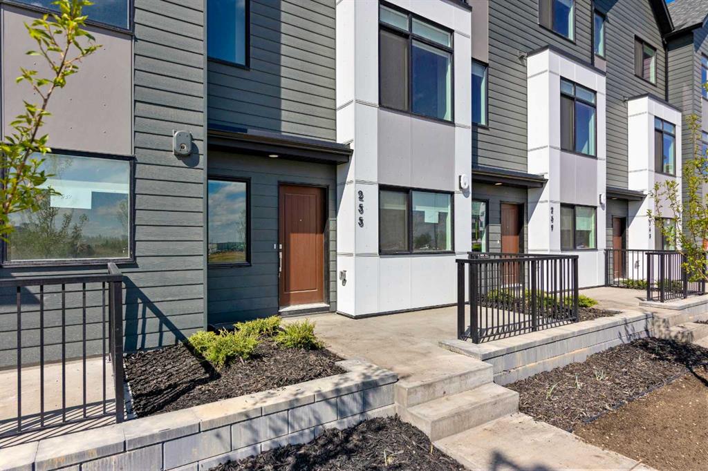 293 Dieppe Drive SW