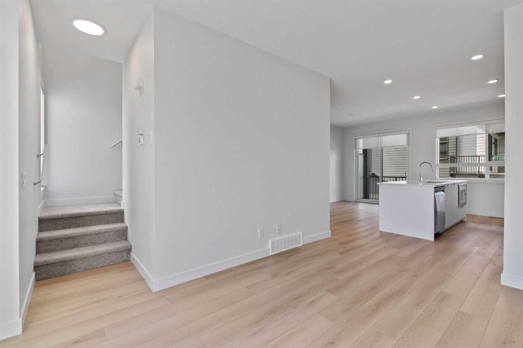 293 Dieppe Drive SW