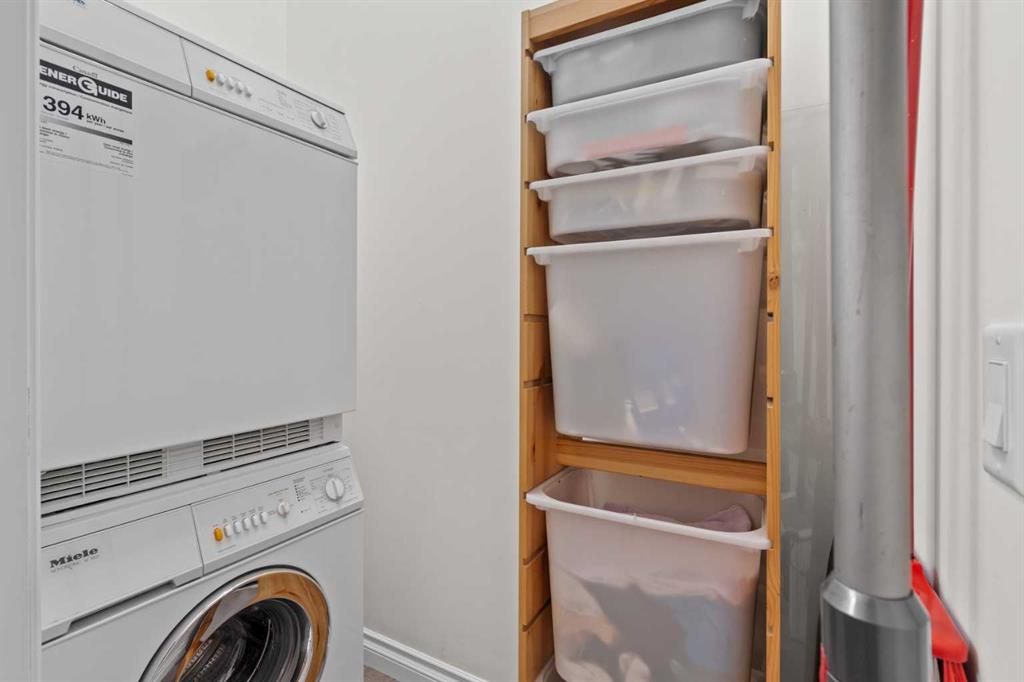 2 Hemlock Crescent SW Unit: 407