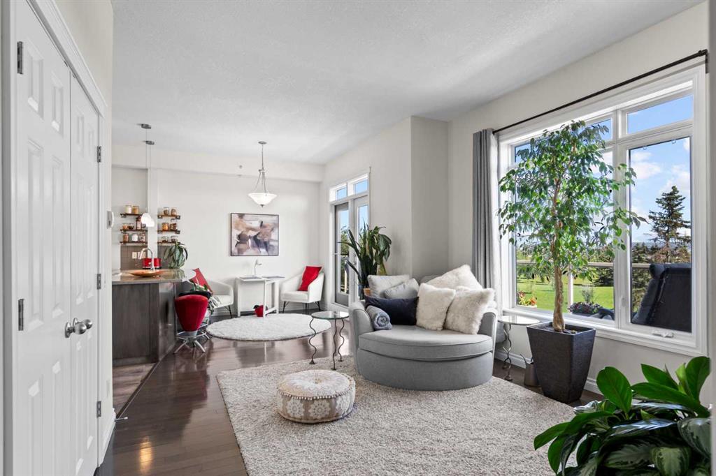 2 Hemlock Crescent SW Unit: 407