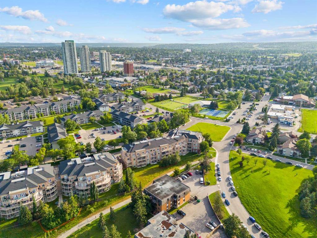 2 Hemlock Crescent SW Unit: 407
