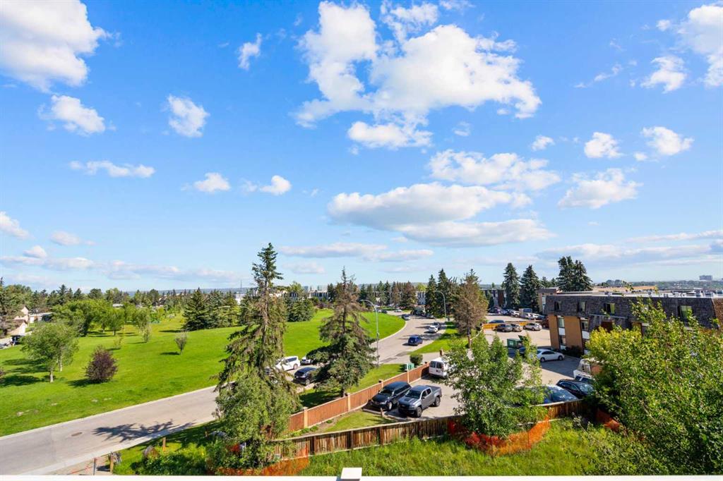 2 Hemlock Crescent SW Unit: 407