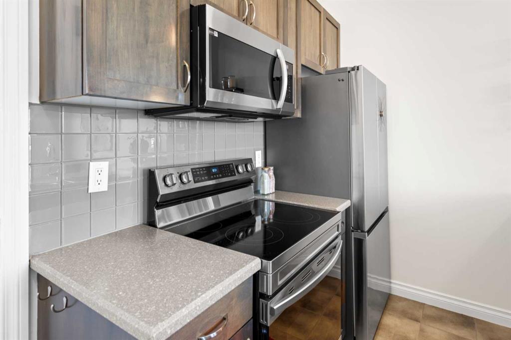 2 Hemlock Crescent SW Unit: 407