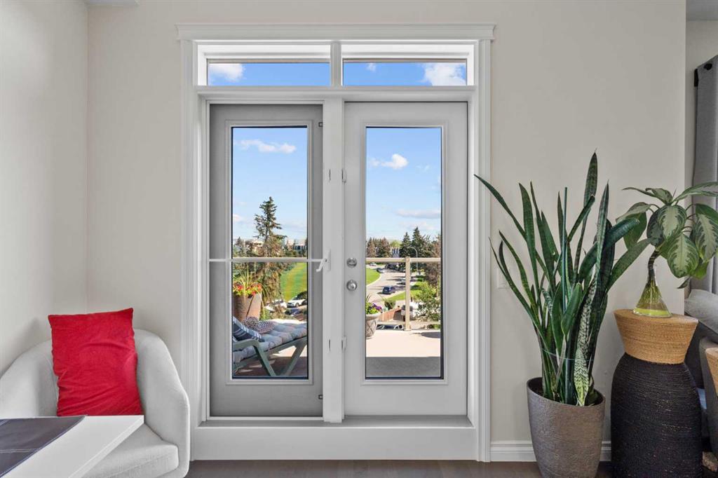 2 Hemlock Crescent SW Unit: 407