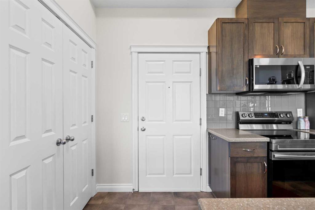 2 Hemlock Crescent SW Unit: 407