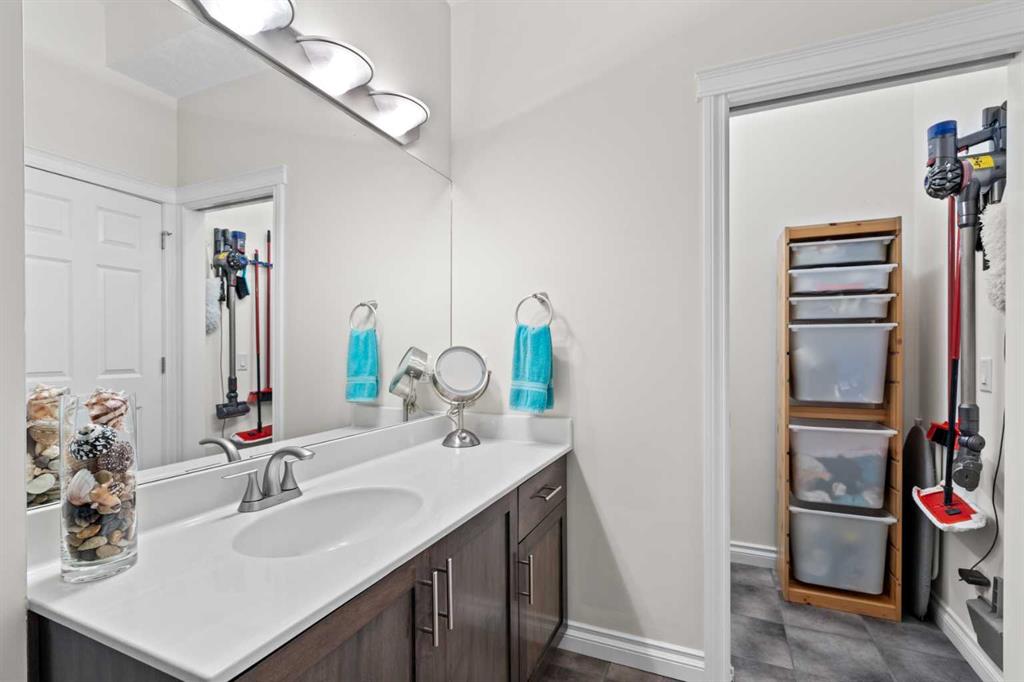 2 Hemlock Crescent SW Unit: 407