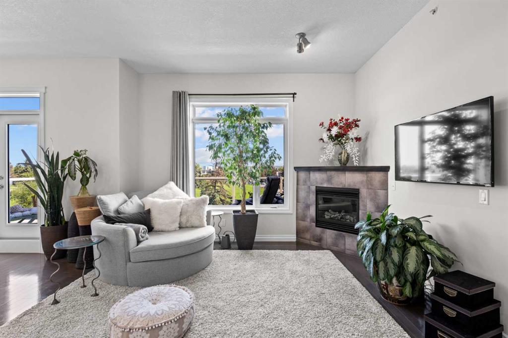 2 Hemlock Crescent SW Unit: 407
