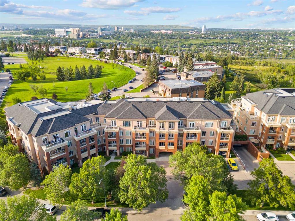 2 Hemlock Crescent SW Unit: 407